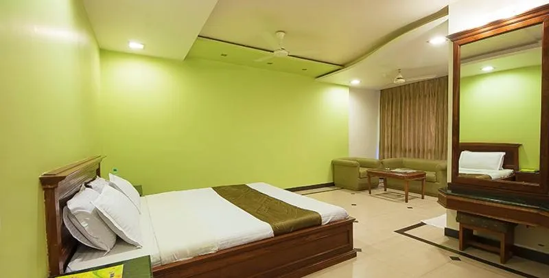 Photo of the whole room in Hotel Silver Oak