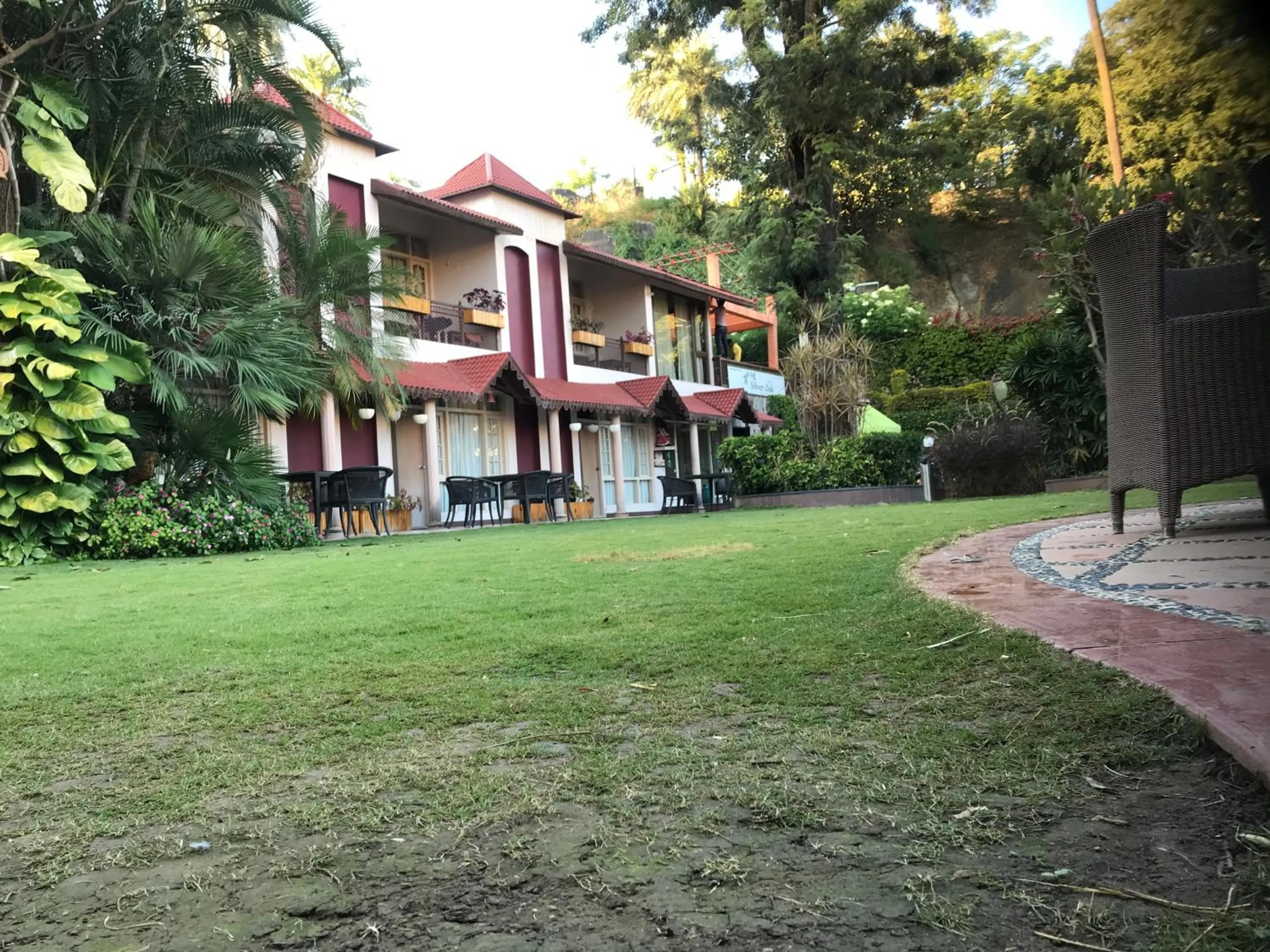 Garden, Property Building in Hotel Silver Oak