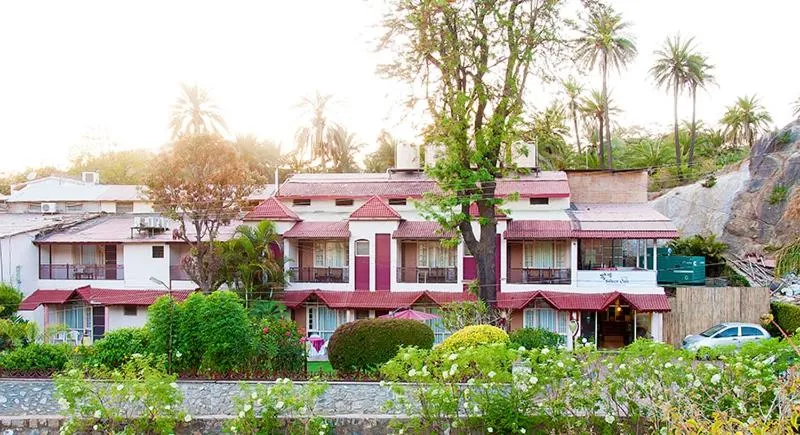 Property Building in Hotel Silver Oak