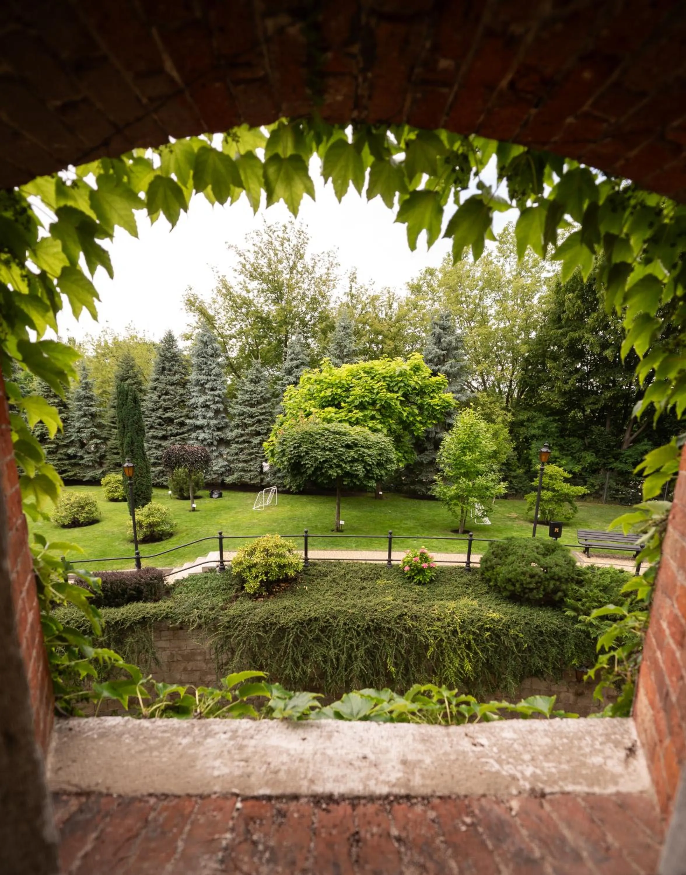 Garden in Citadel Inn Gastro Boutique Hotel - Готель Цитадель Львів