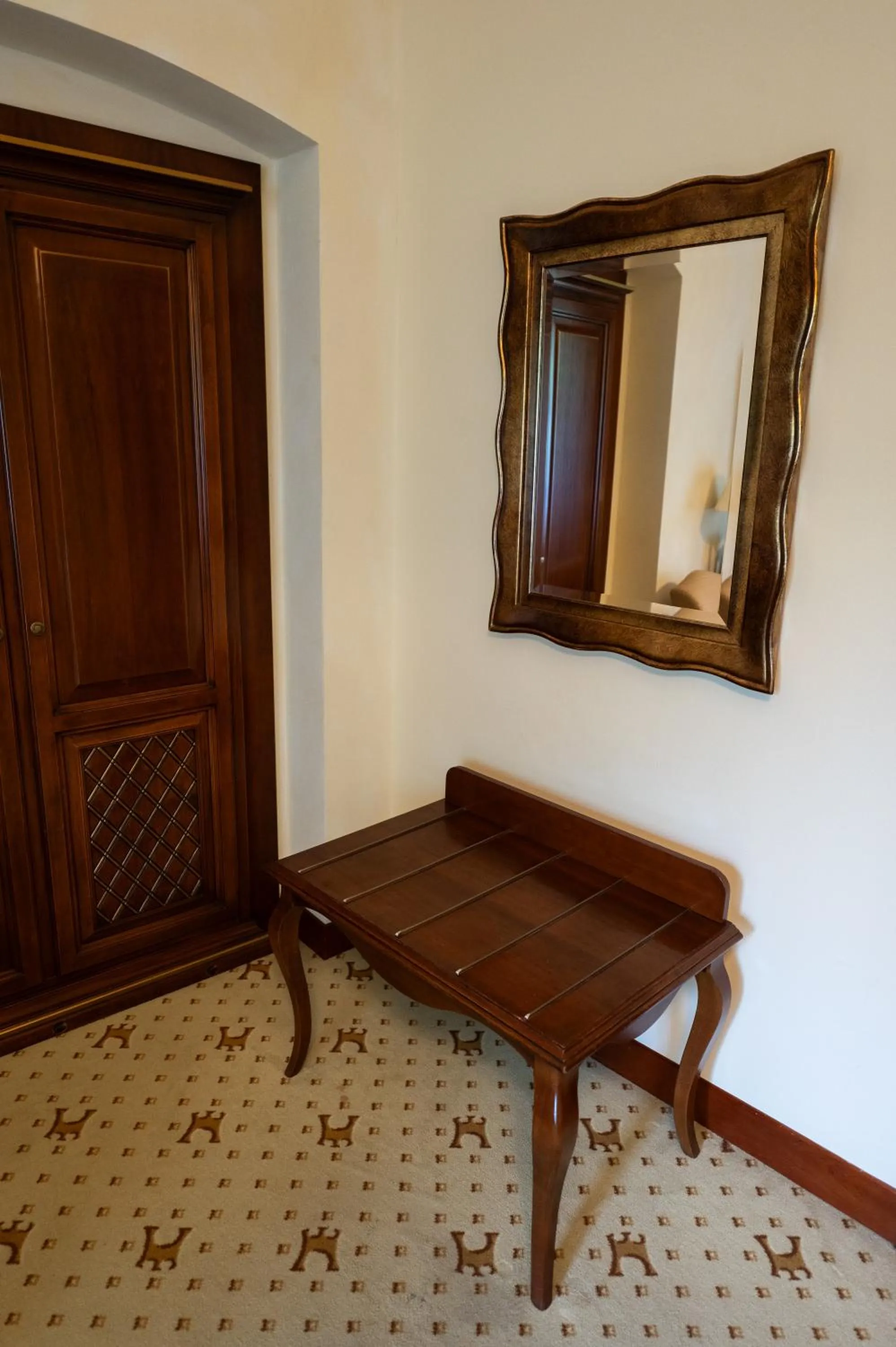 wardrobe in Citadel Inn Gastro Boutique Hotel - Готель Цитадель Львів