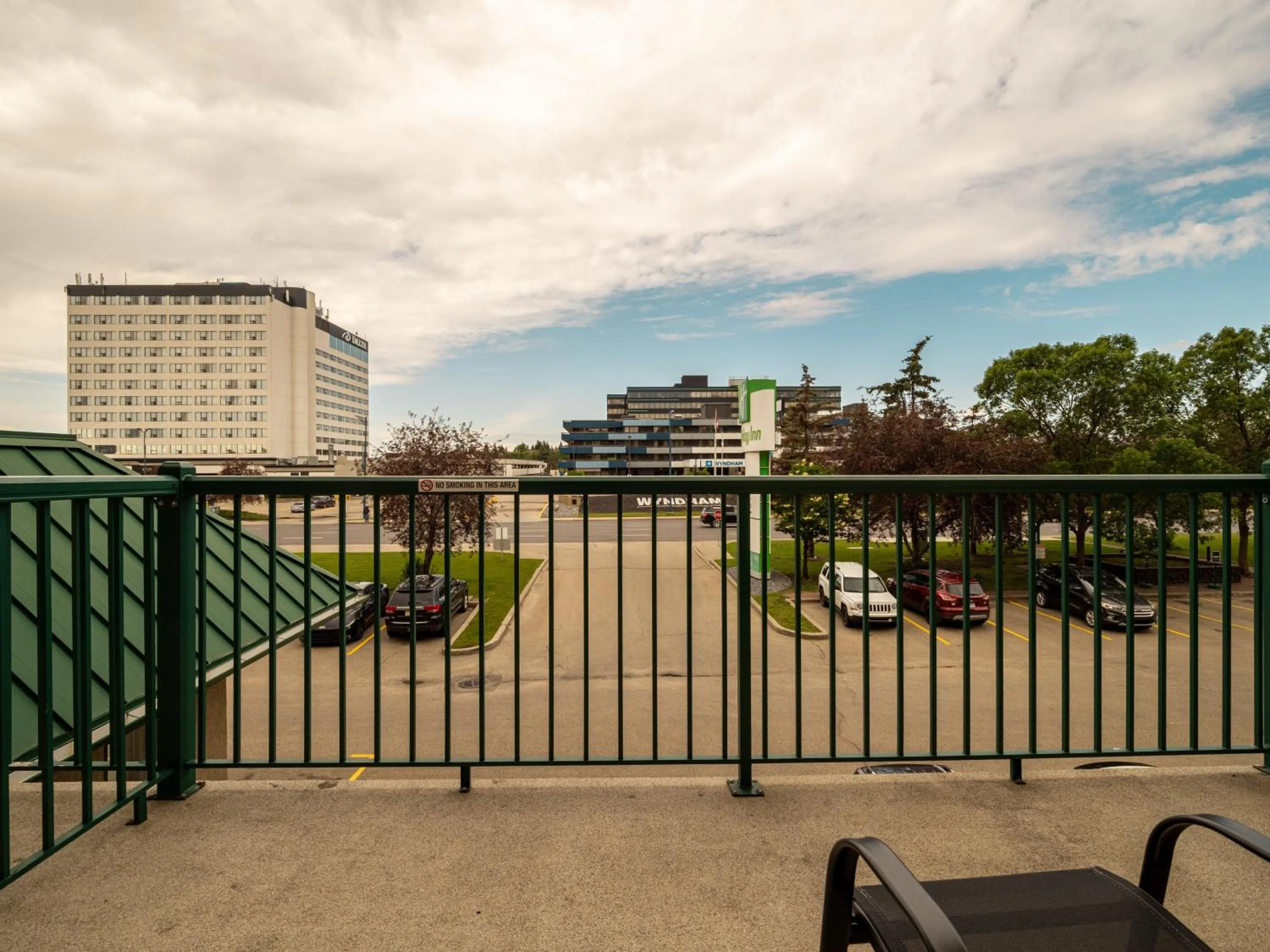 Photo of the whole room in Holiday Inn Conference Centre Edmonton South by IHG