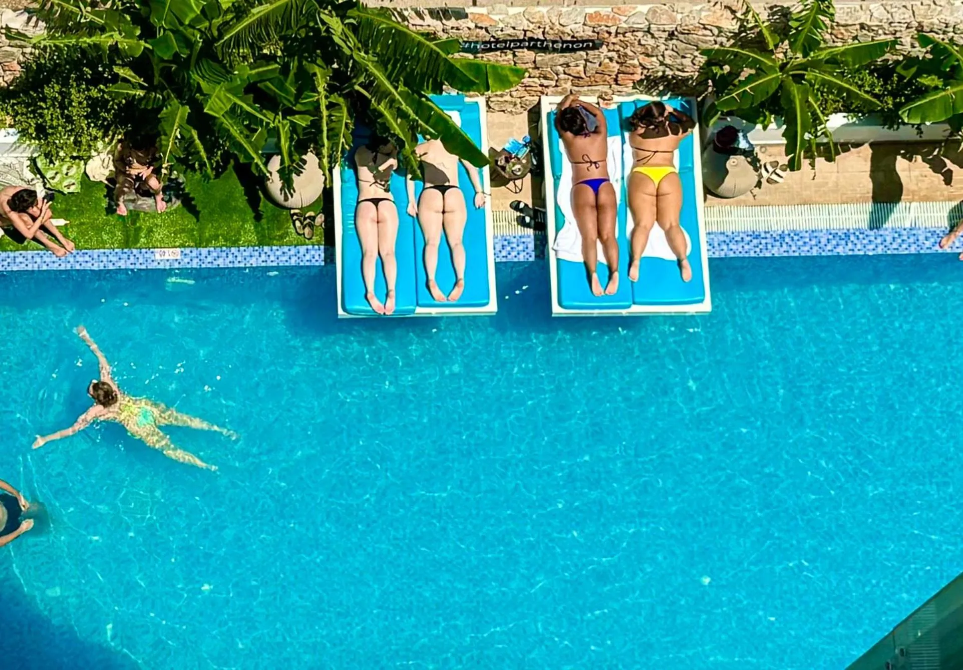 Swimming pool in Hotel Parthenon Rodos city