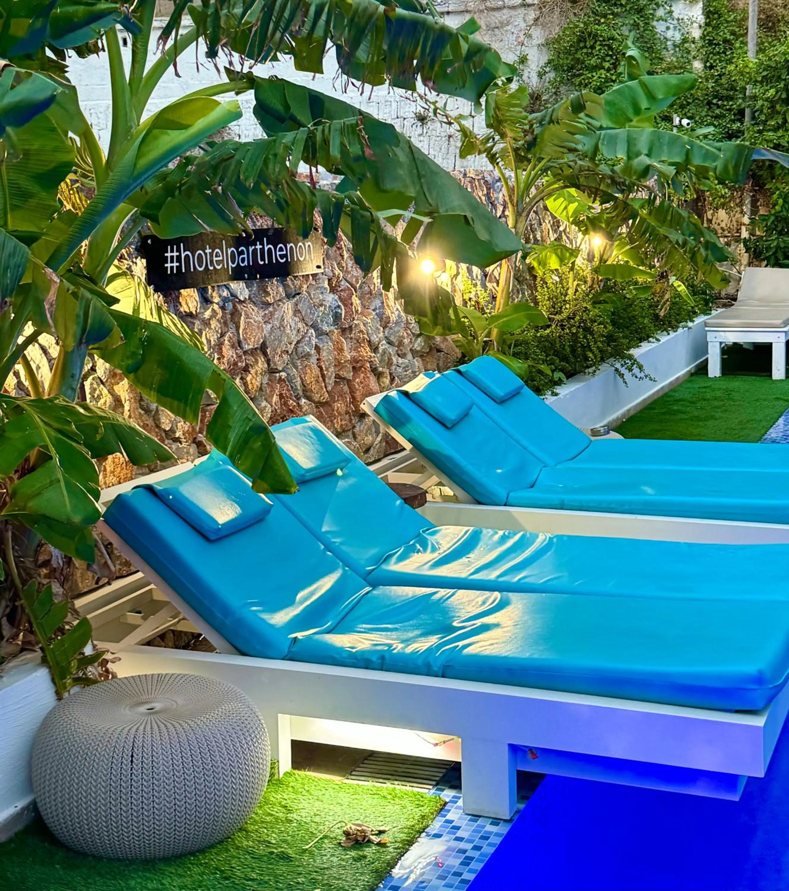 Swimming pool in Hotel Parthenon Rodos city