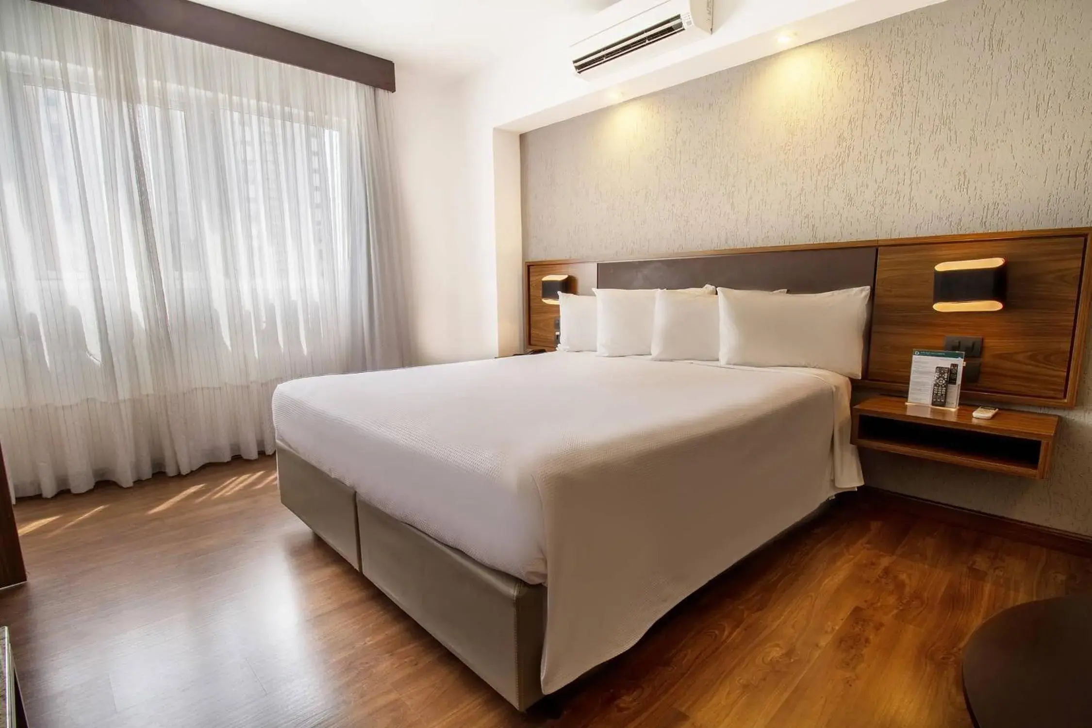 Bed in Hotel Deville Curitiba Bed in Hotel Deville Curitiba