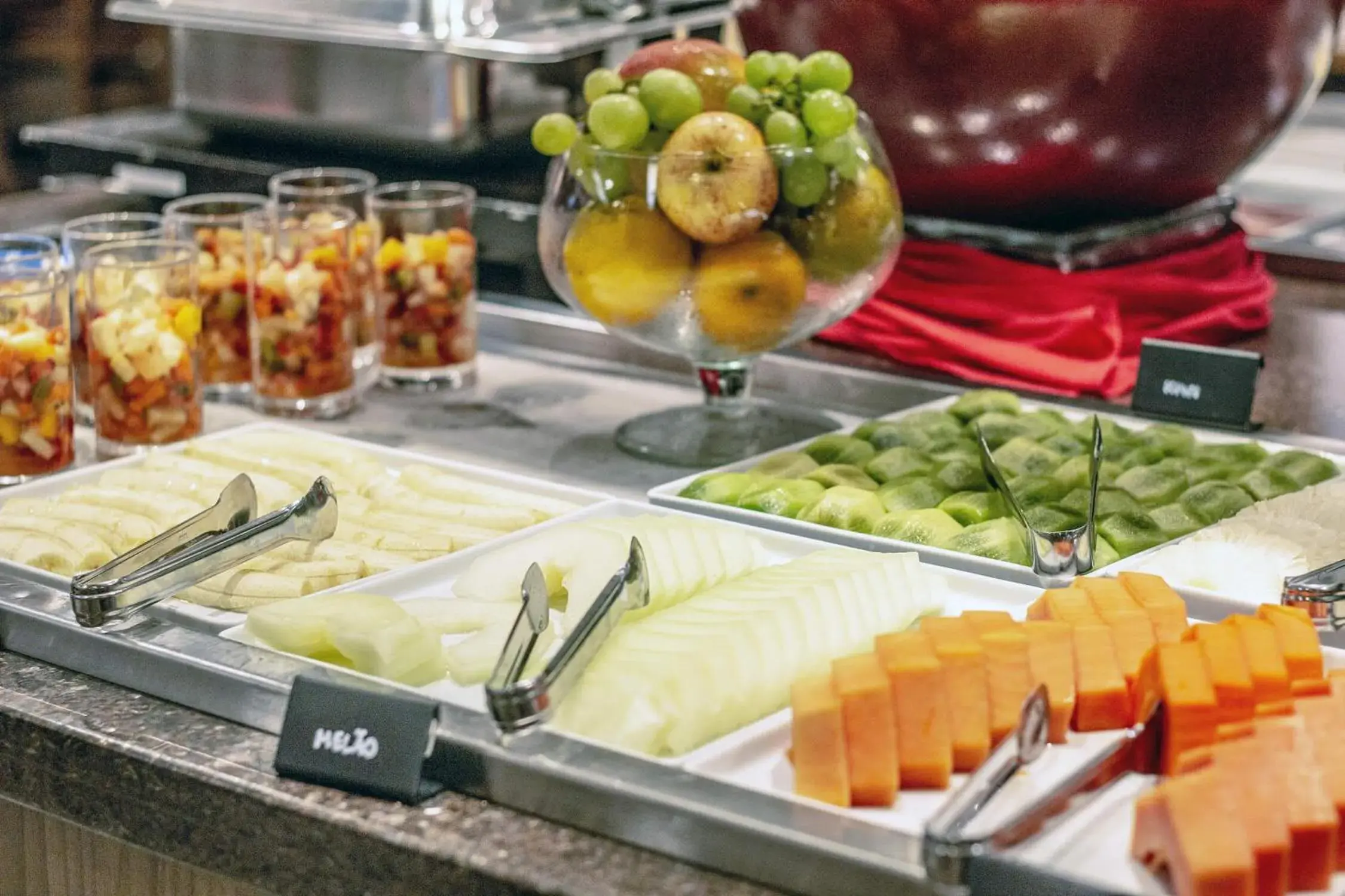 Restaurant/places to eat in Hotel Deville Curitiba Restaurant/places to eat in Hotel Deville Curitiba