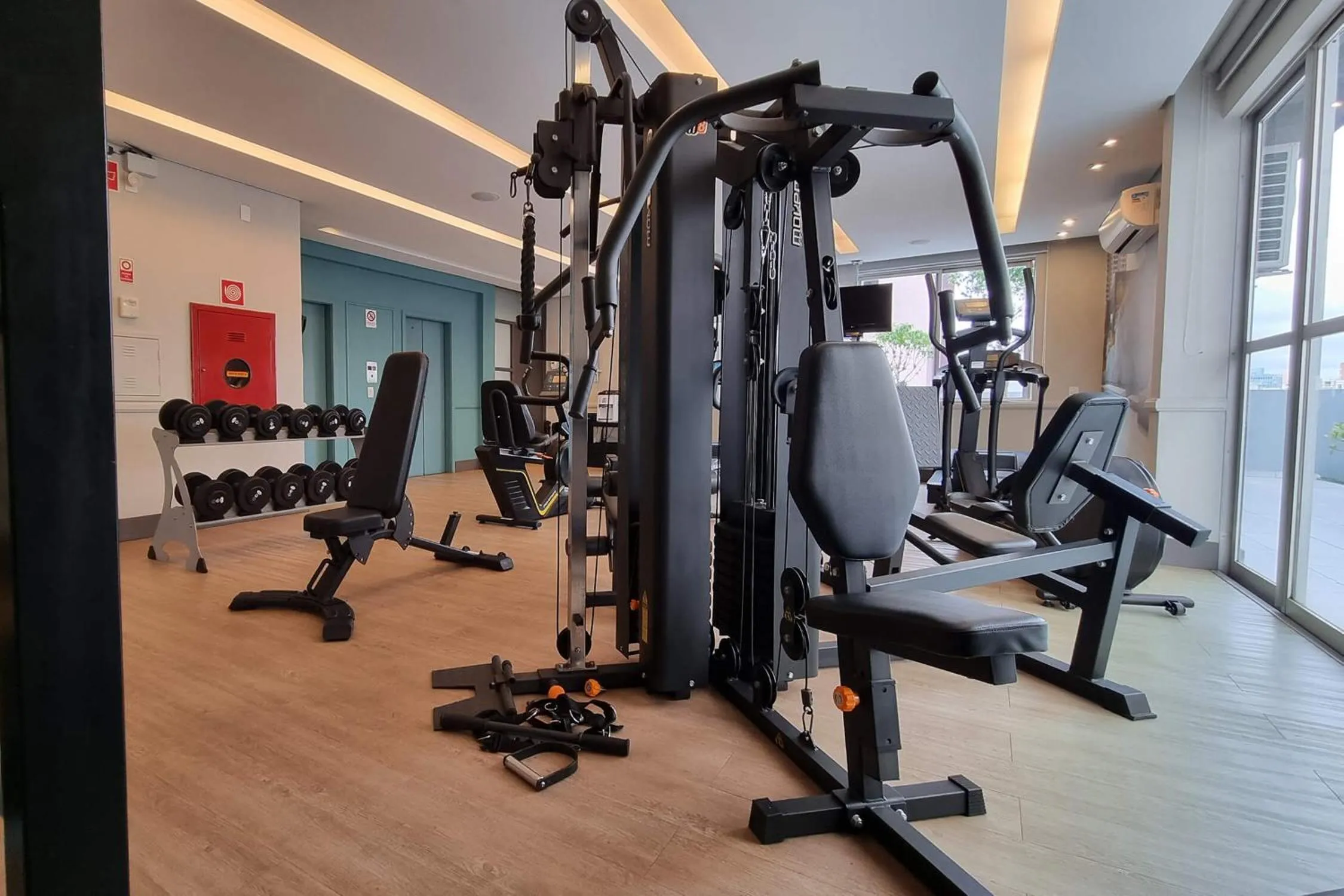 Fitness centre/facilities in Hotel Deville Curitiba