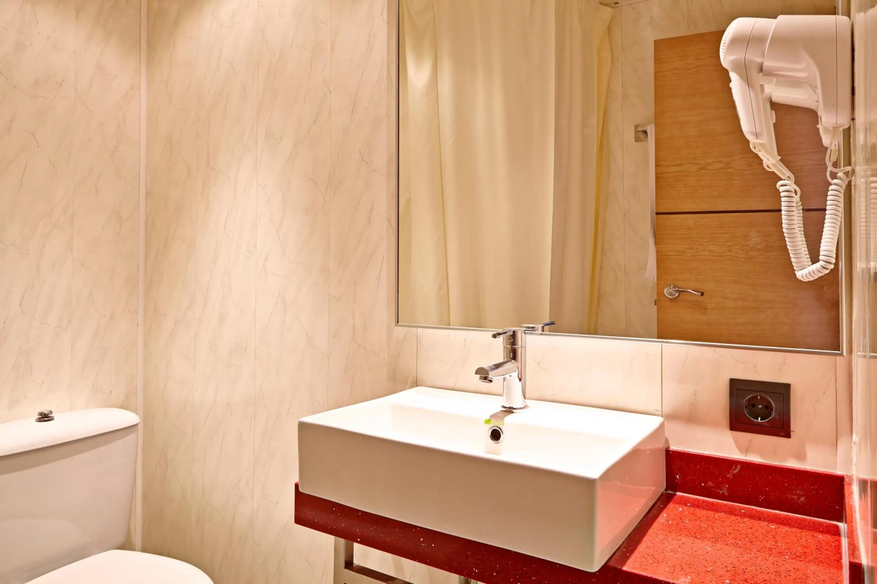 Bathroom in MLL Caribbean Bay