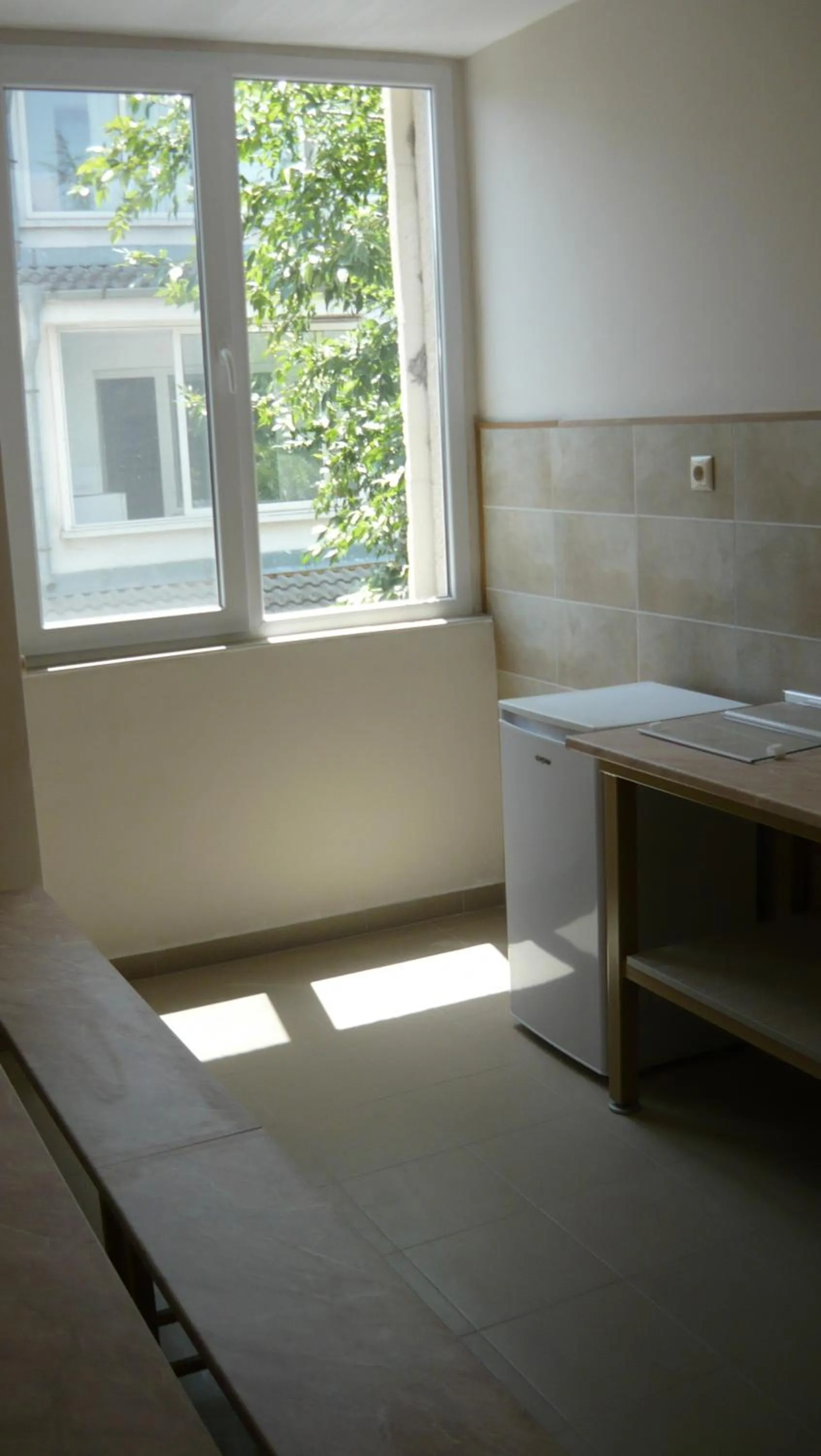 Kitchen or kitchenette, Bed in Hostel Penev