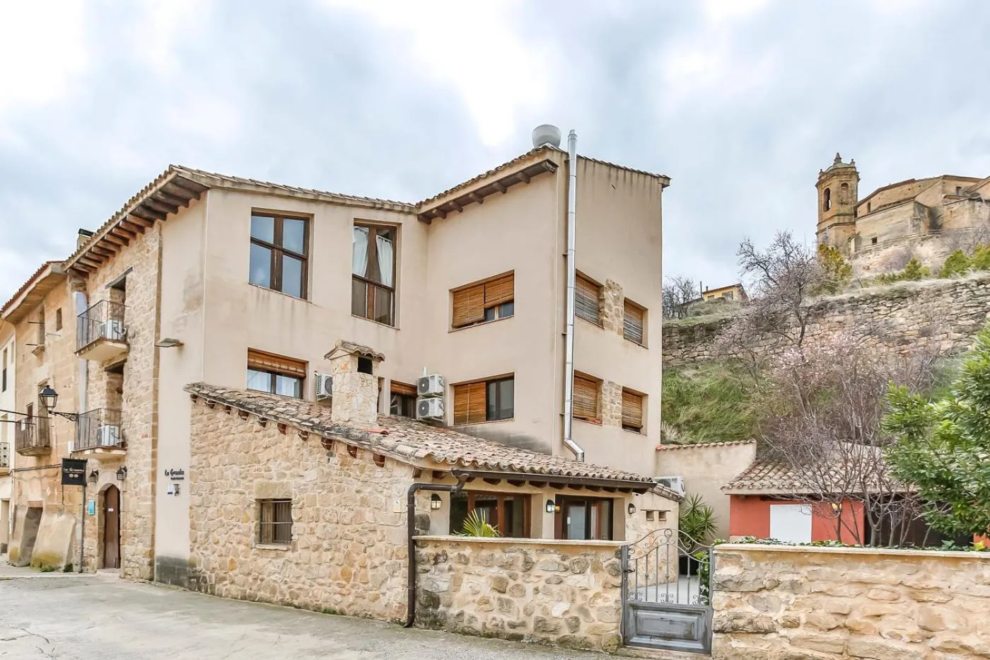 Property building in Fonda La Grancha