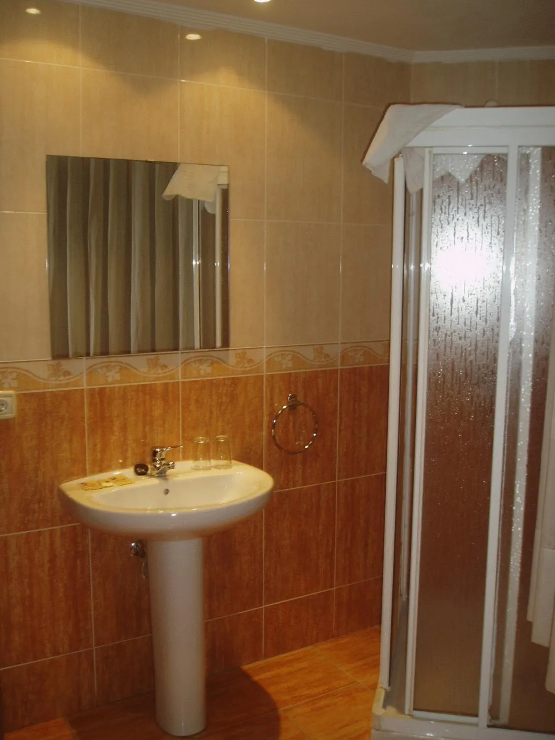 Bathroom in Hostal Conde David