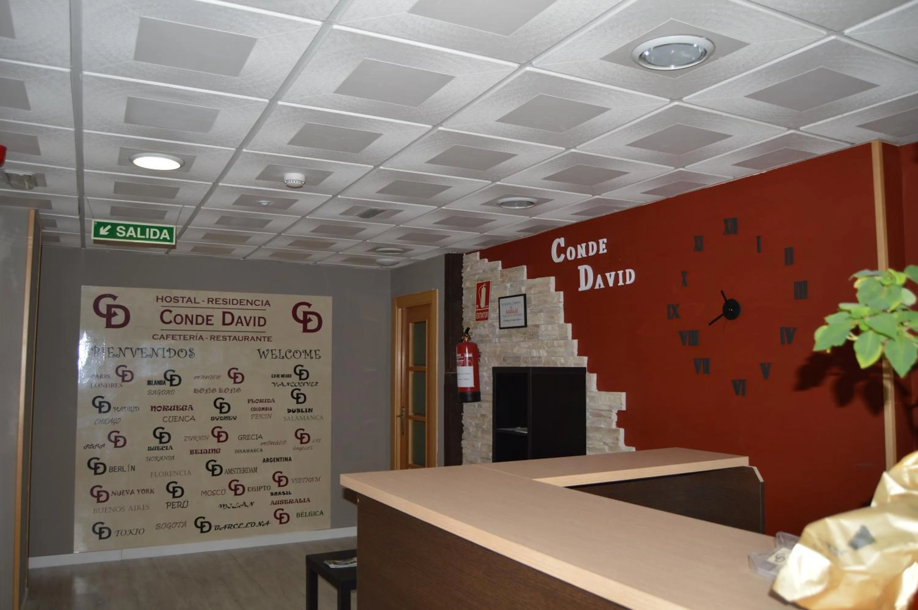 Lobby or reception in Hostal Conde David