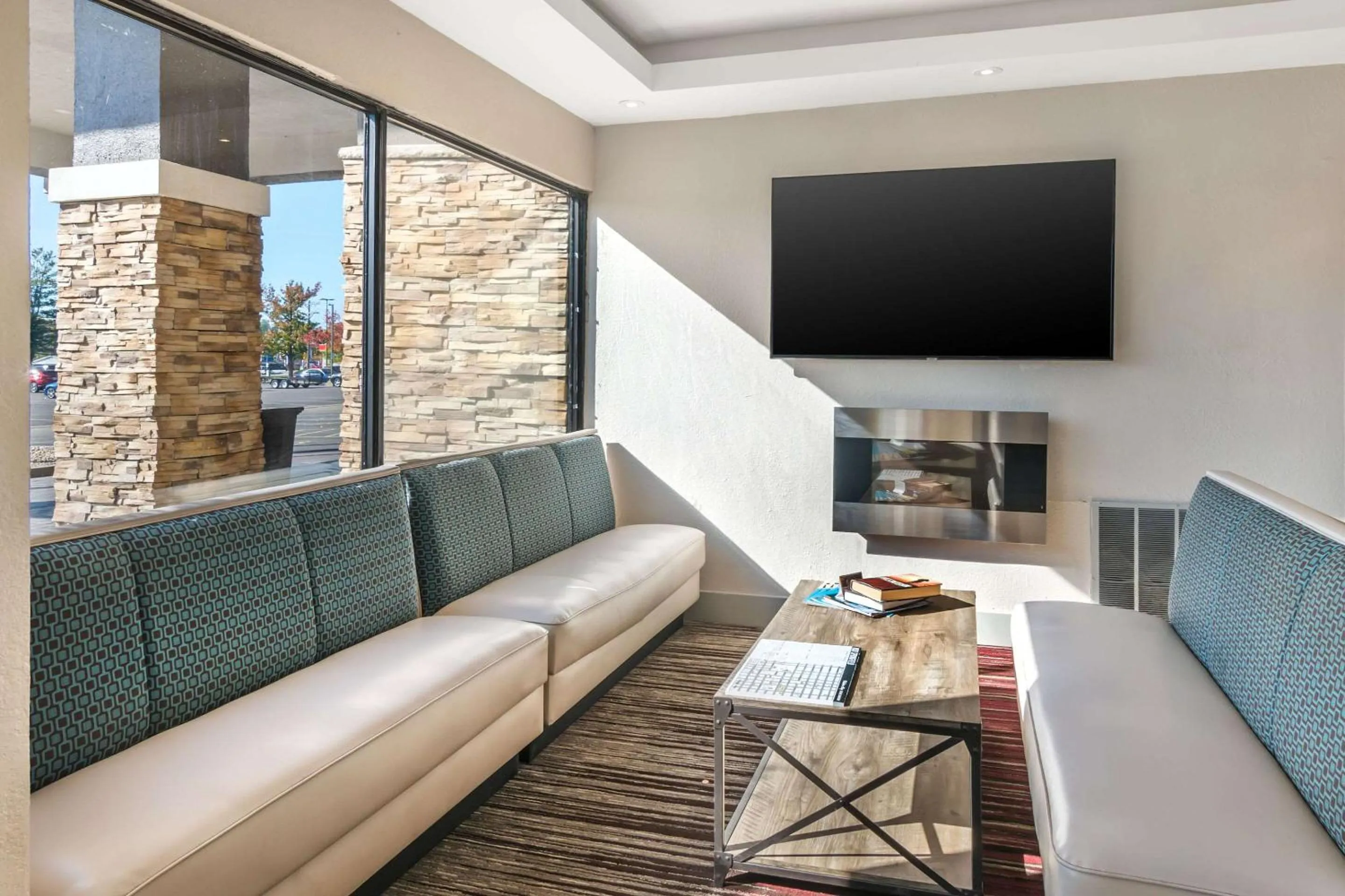 Lobby or reception in MainStay Suites Springfield IL