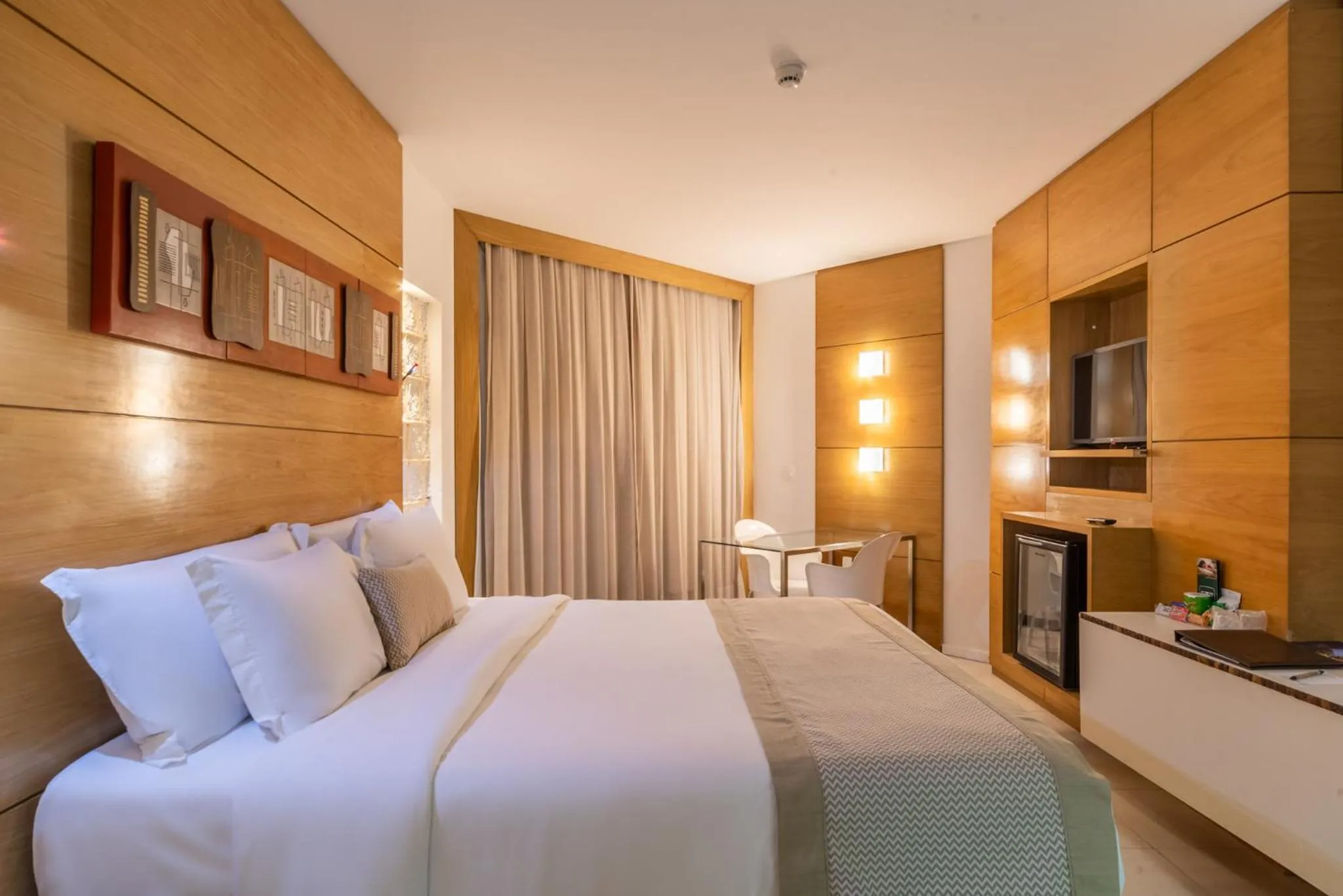 Bedroom, Bed in Ritz Lagoa da Anta Hotel & SPA