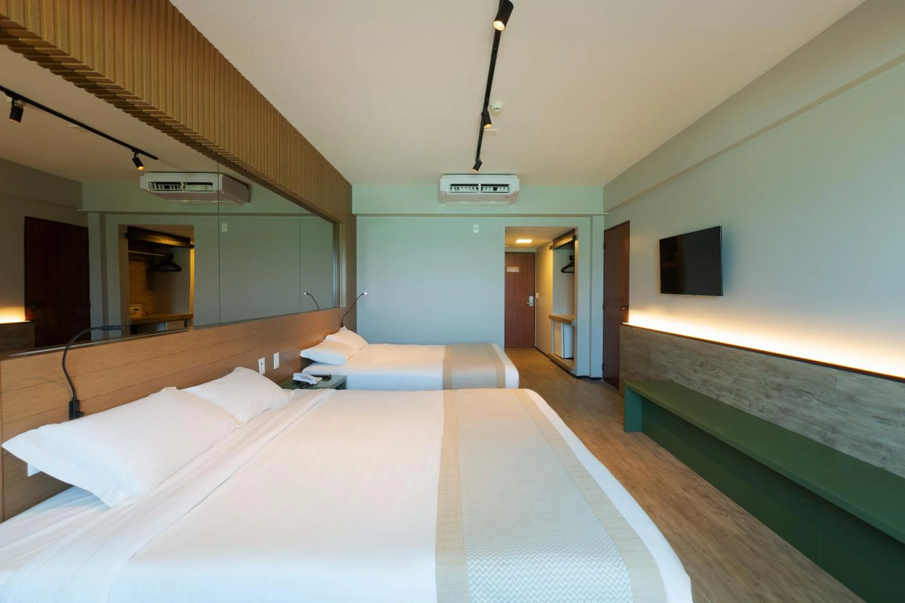 Bedroom, Bed in Ritz Lagoa da Anta Hotel & SPA