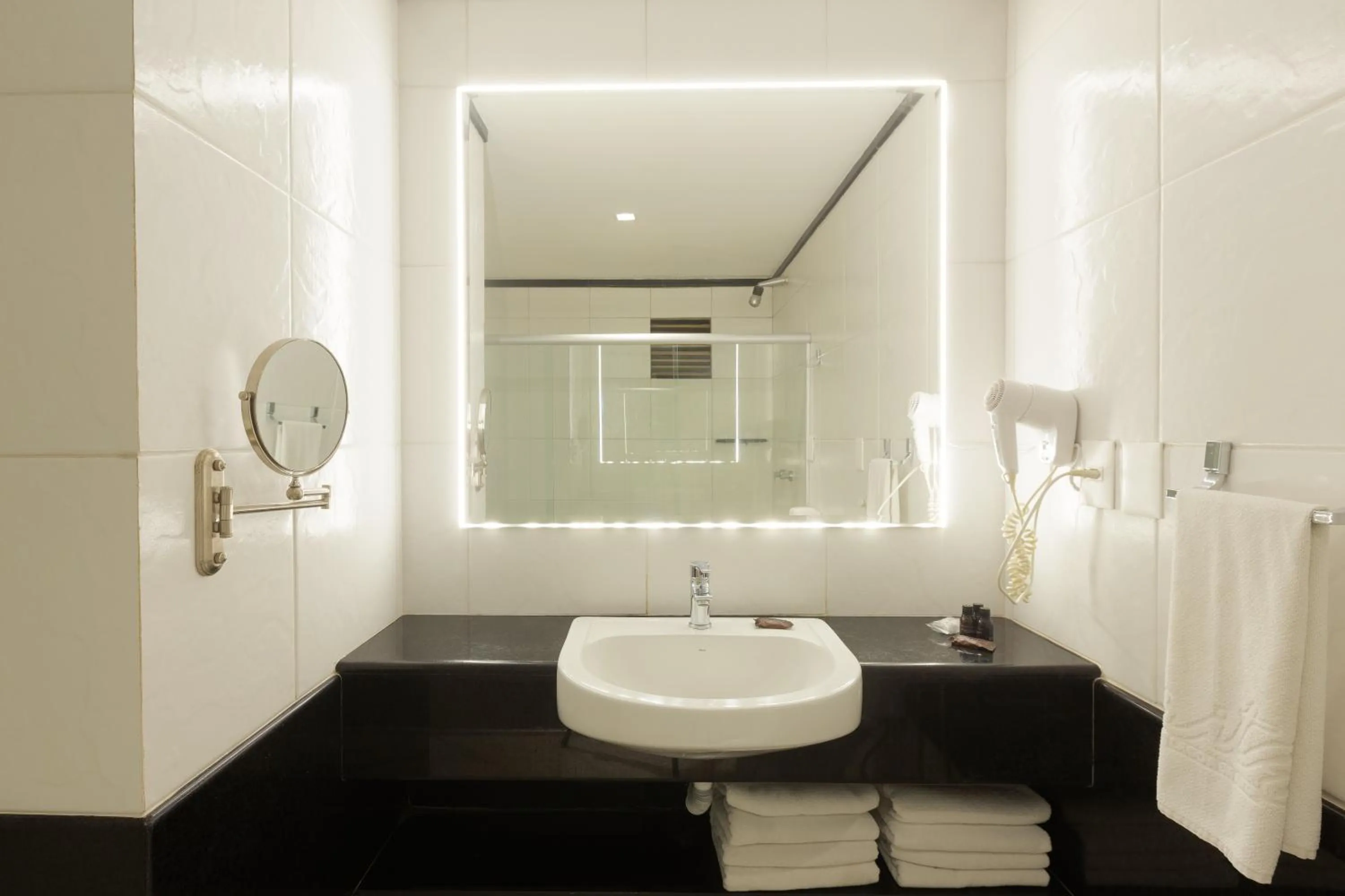 Bathroom in Ritz Lagoa da Anta Hotel & SPA