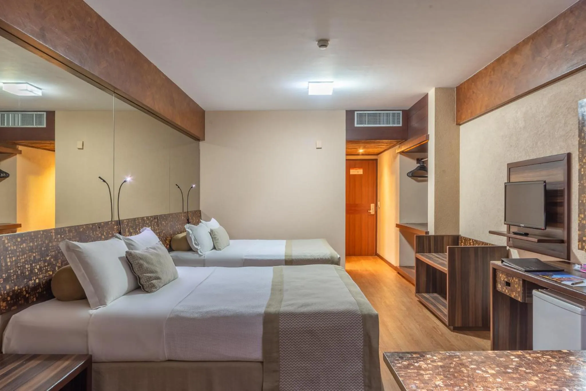 Bedroom, Bed in Ritz Lagoa da Anta Hotel & SPA