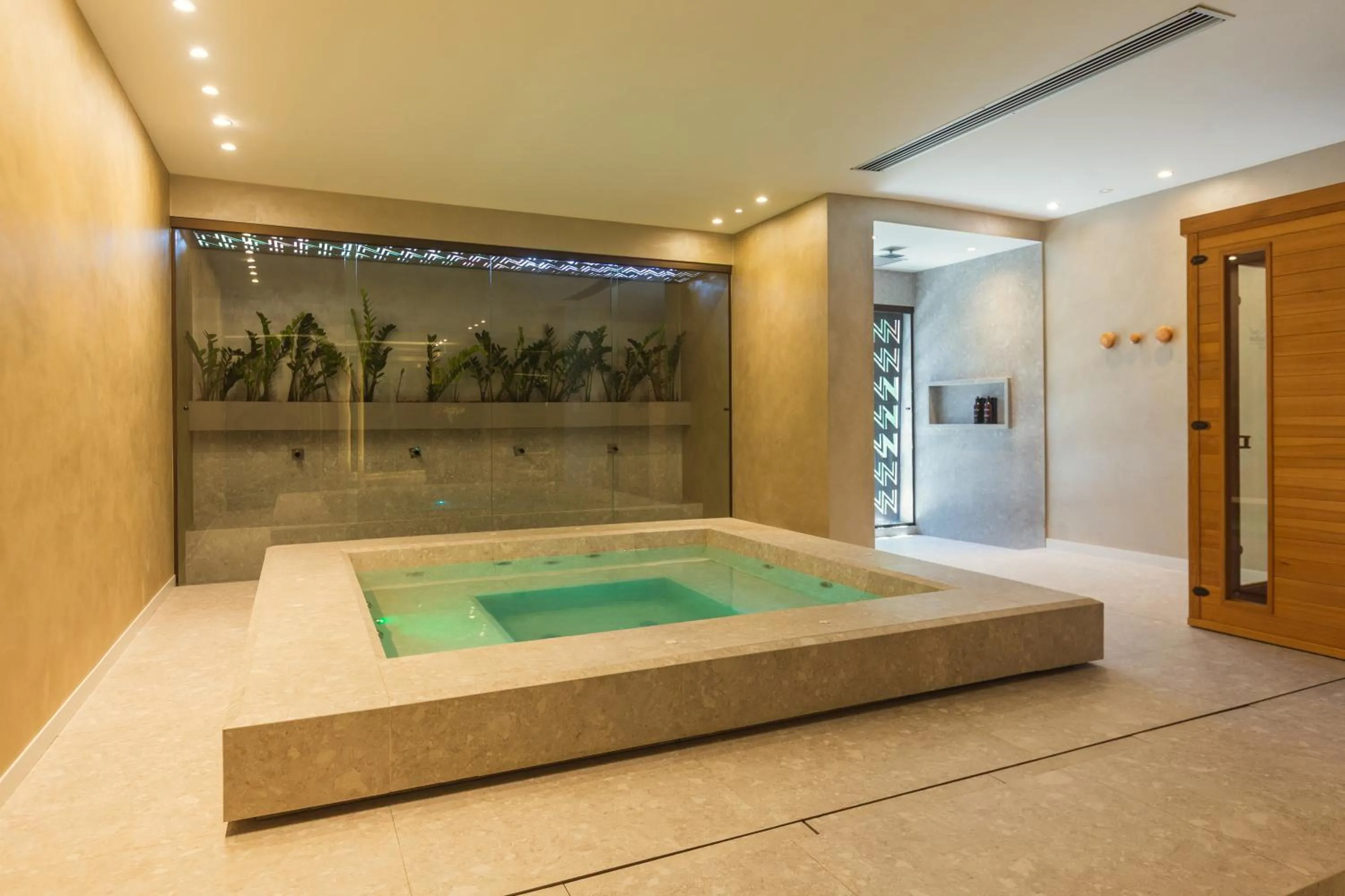 Spa and wellness centre/facilities in Ritz Lagoa da Anta Hotel & SPA