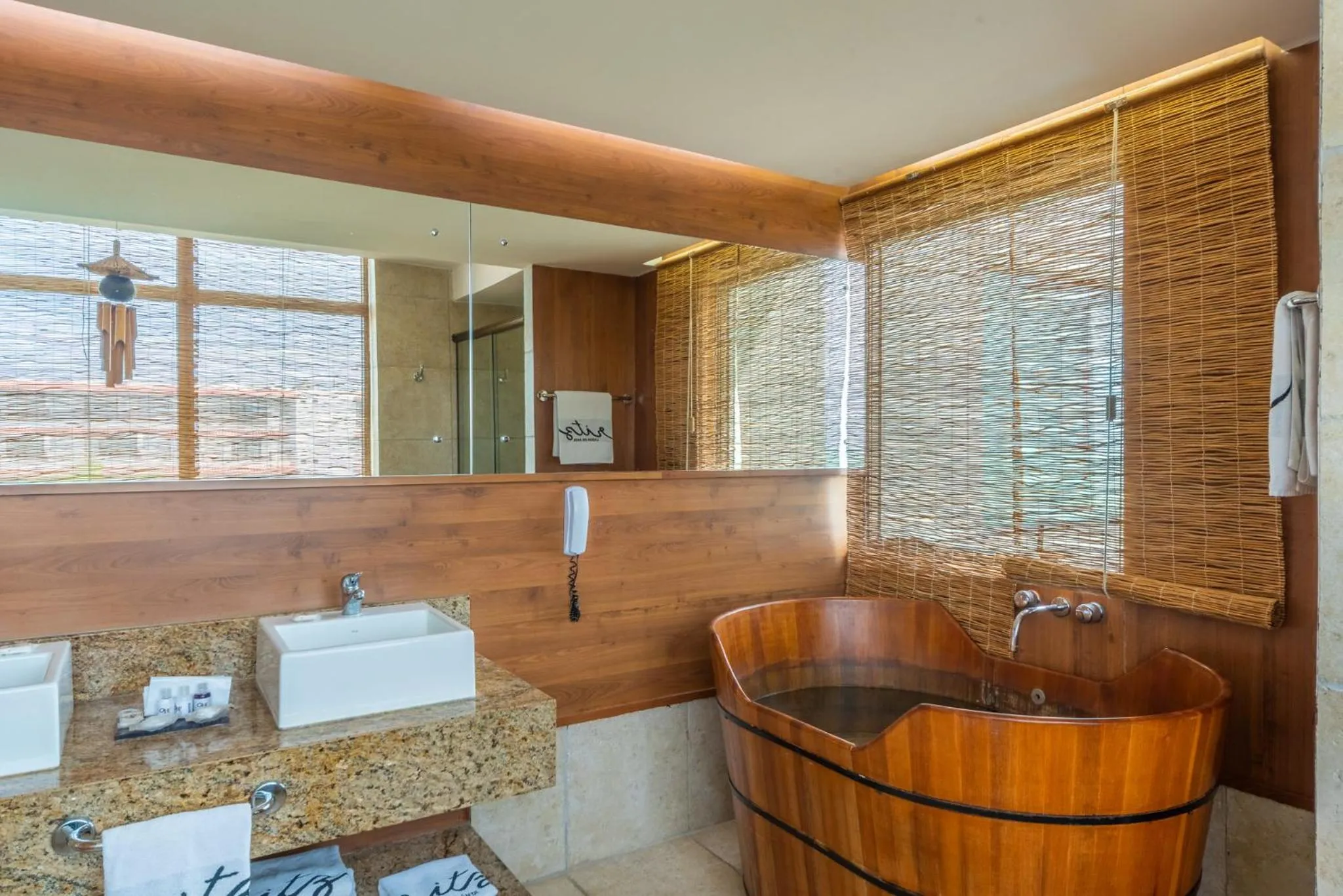 Bathroom in Ritz Lagoa da Anta Hotel & SPA