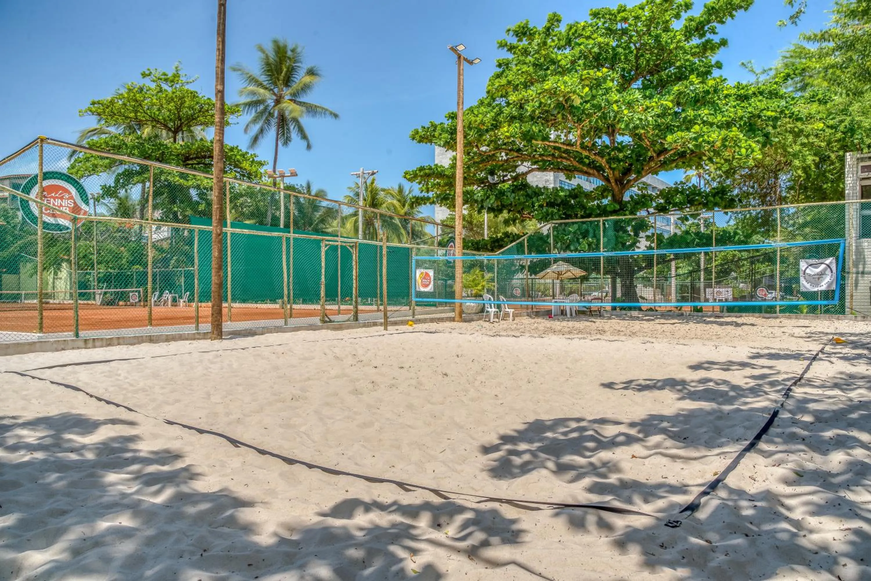 Tennis court in Ritz Lagoa da Anta Hotel & SPA