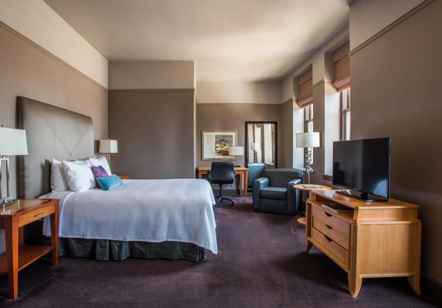 Bed in Magnolia Hotel Downtown Dallas