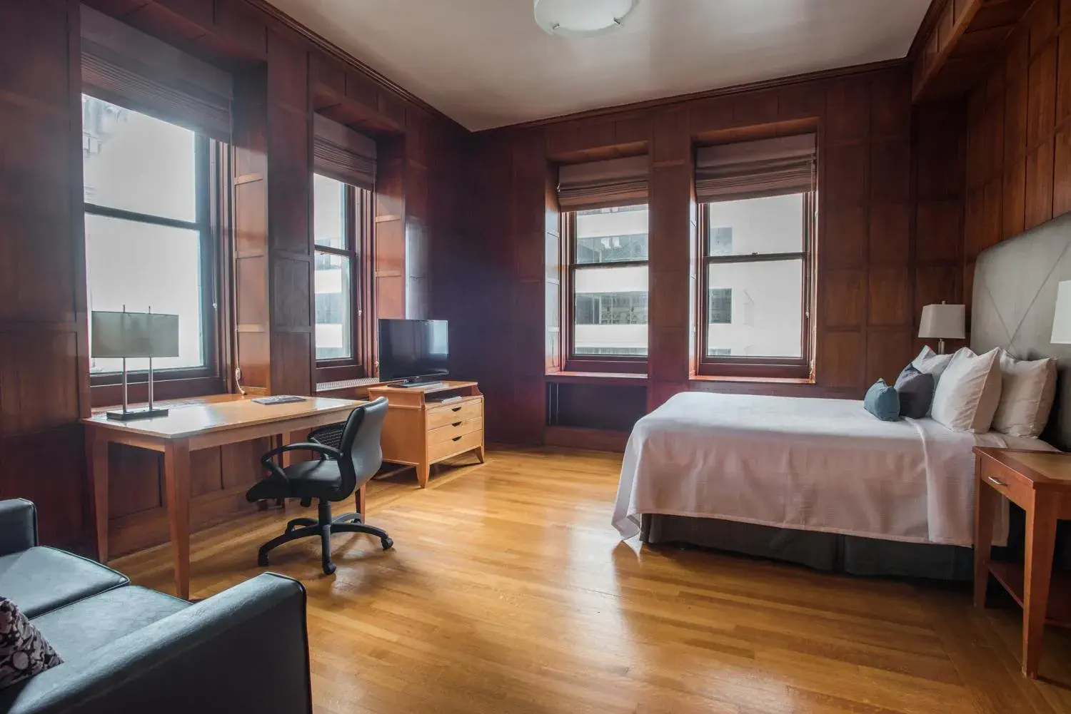 Photo of the whole room, Bed in Magnolia Hotel Downtown Dallas Photo of the whole room, Bed in Magnolia Hotel Downtown Dallas