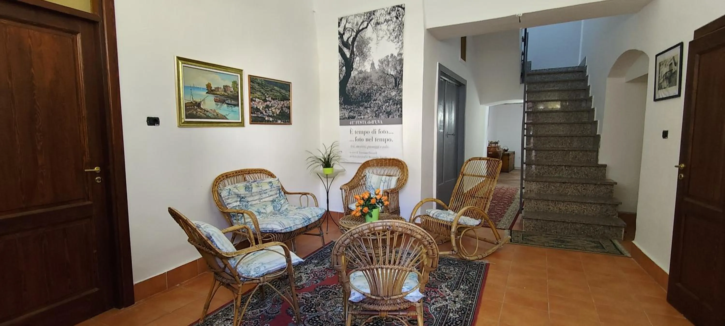 Seating area in palazzo RICCARDI