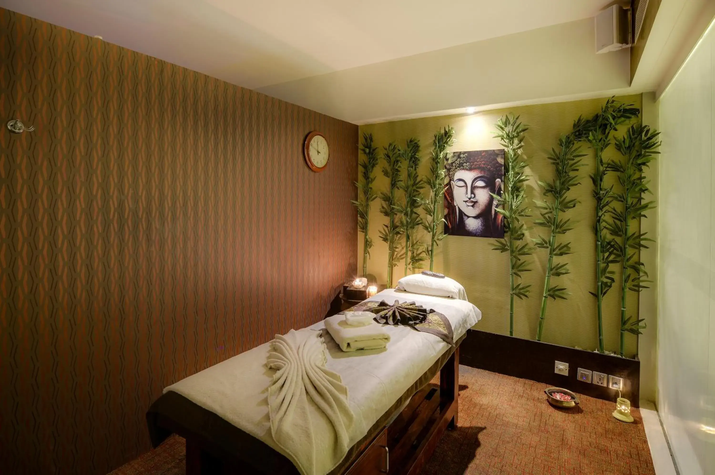 Spa and wellness centre/facilities, Bed in Pride Premier Pune Spa and wellness centre/facilities, Bed in Pride Premier Pune