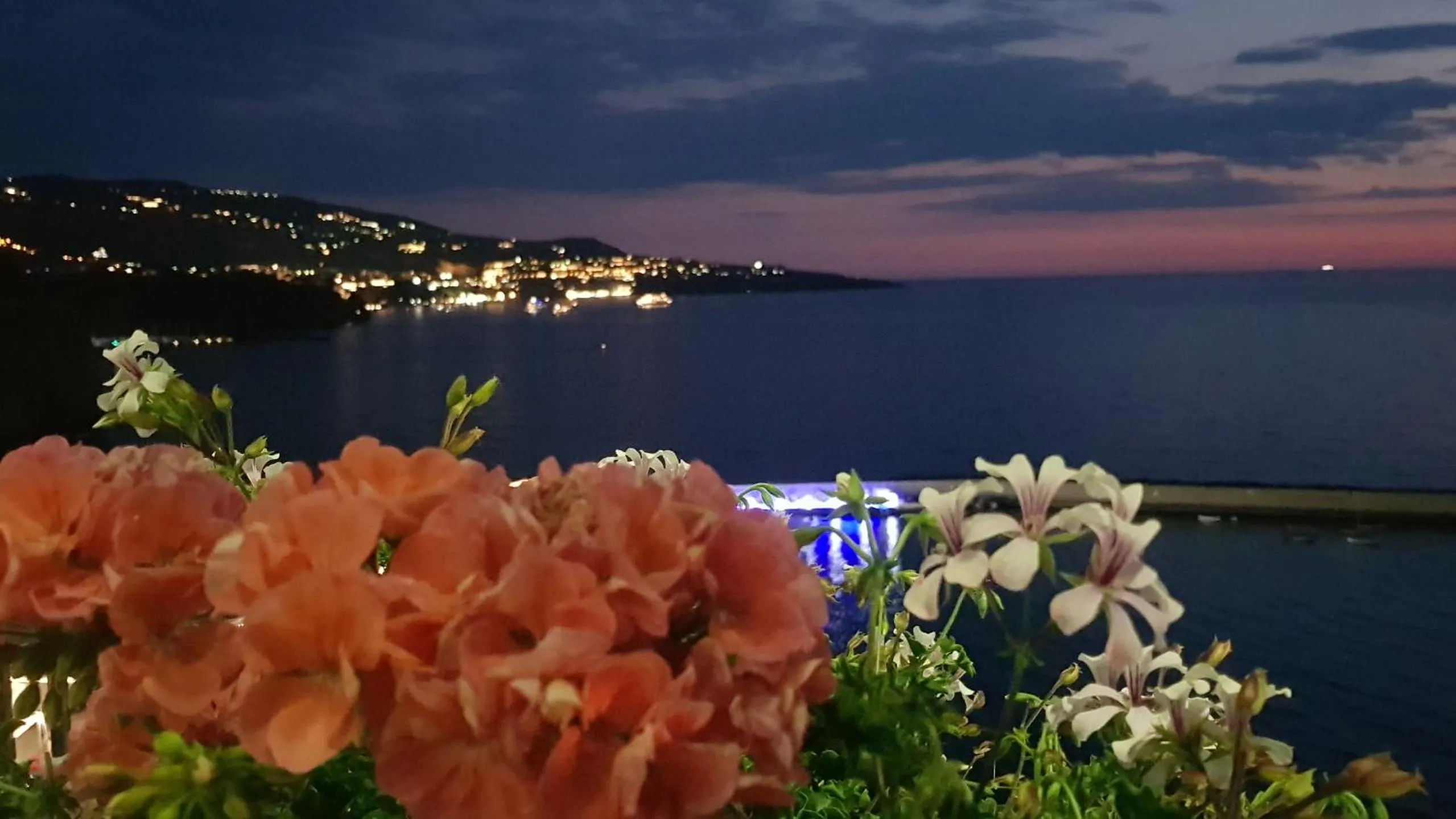 Sunset in Villa Caruso