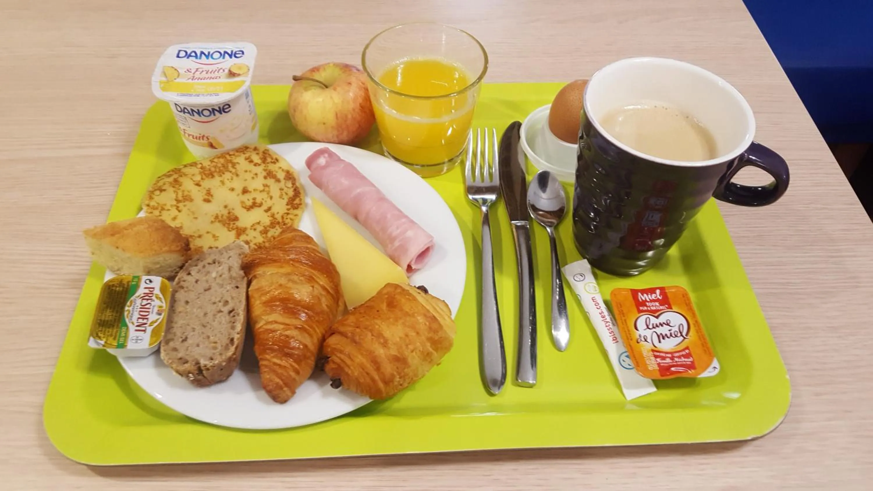 Breakfast in ibis Styles Quimper