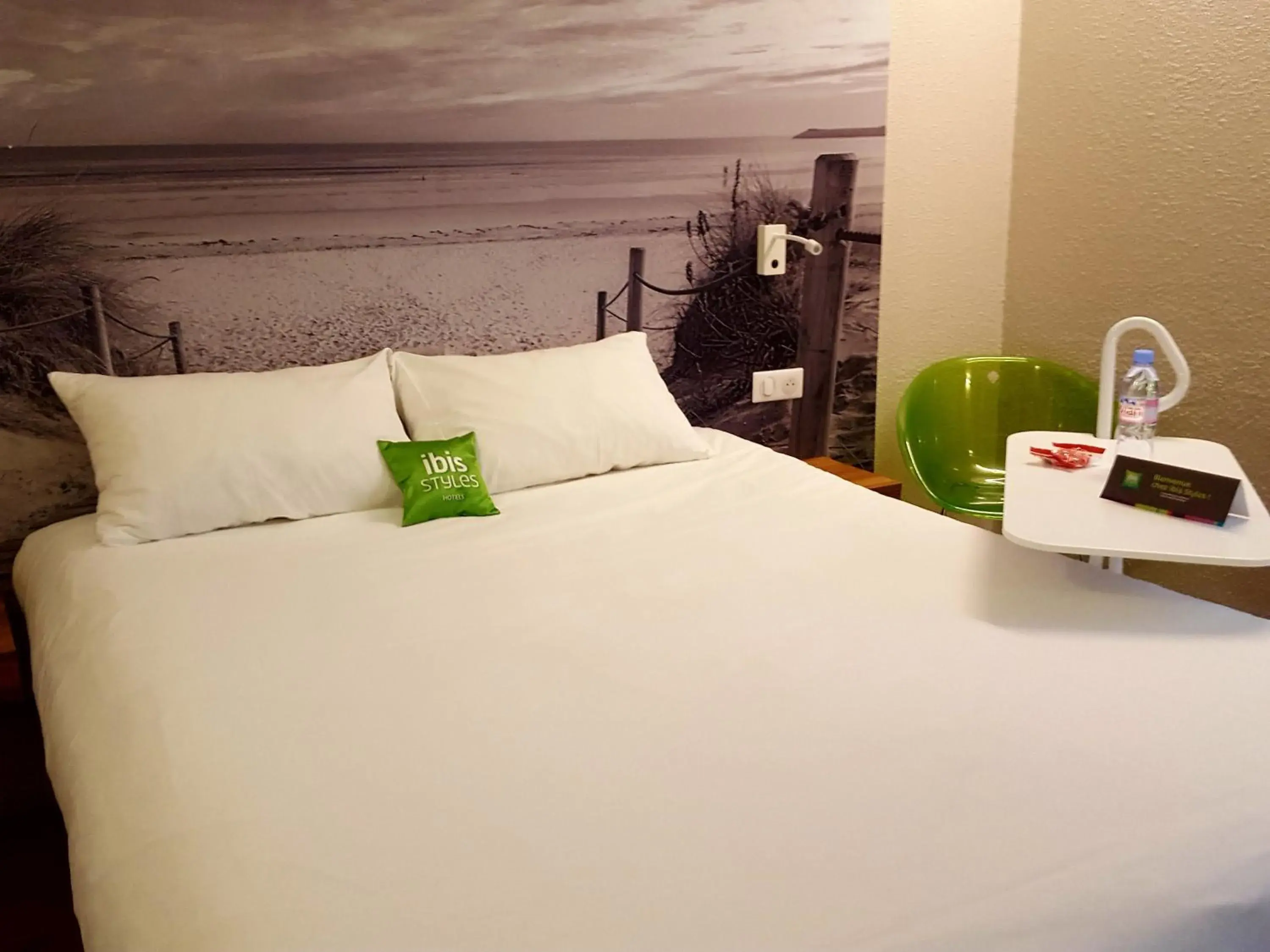 Property building, Bed in ibis Styles Quimper Property building, Bed in ibis Styles Quimper