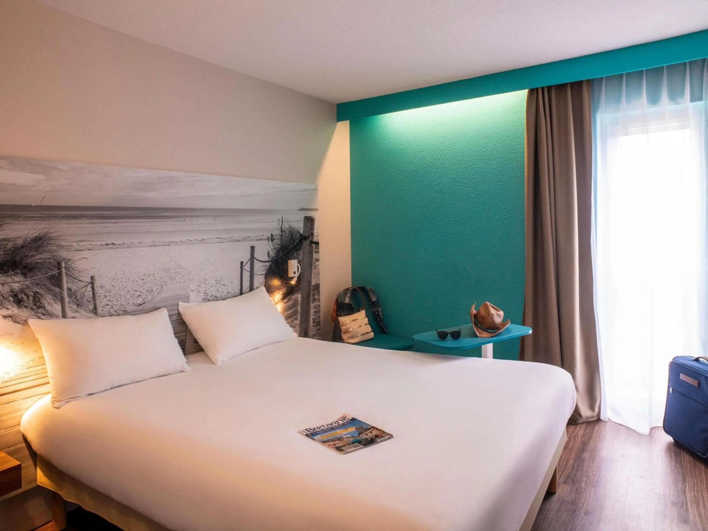 Bedroom, Bed in ibis Styles Quimper
