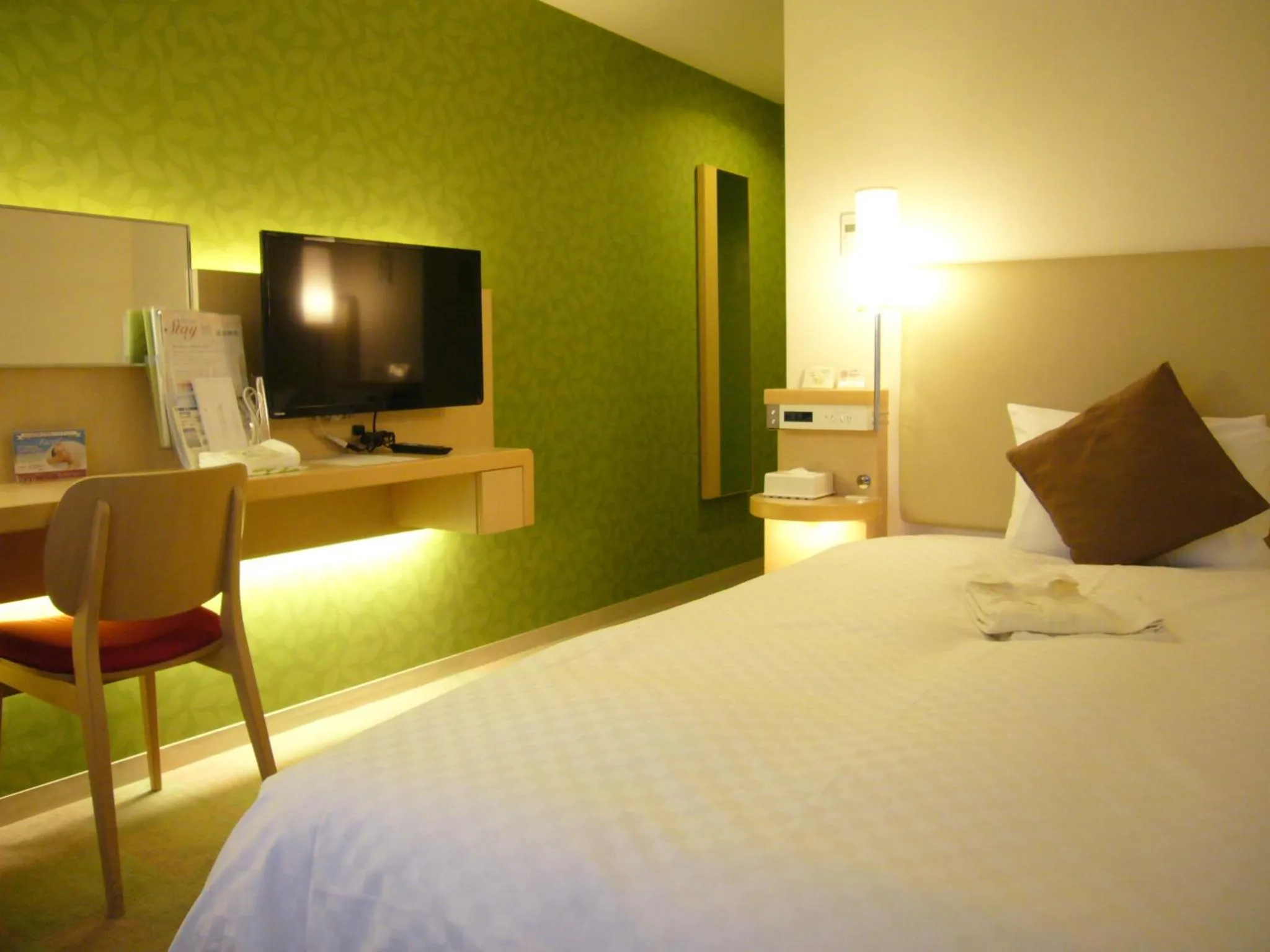 Photo of the whole room, Bed in City Plaza Osaka