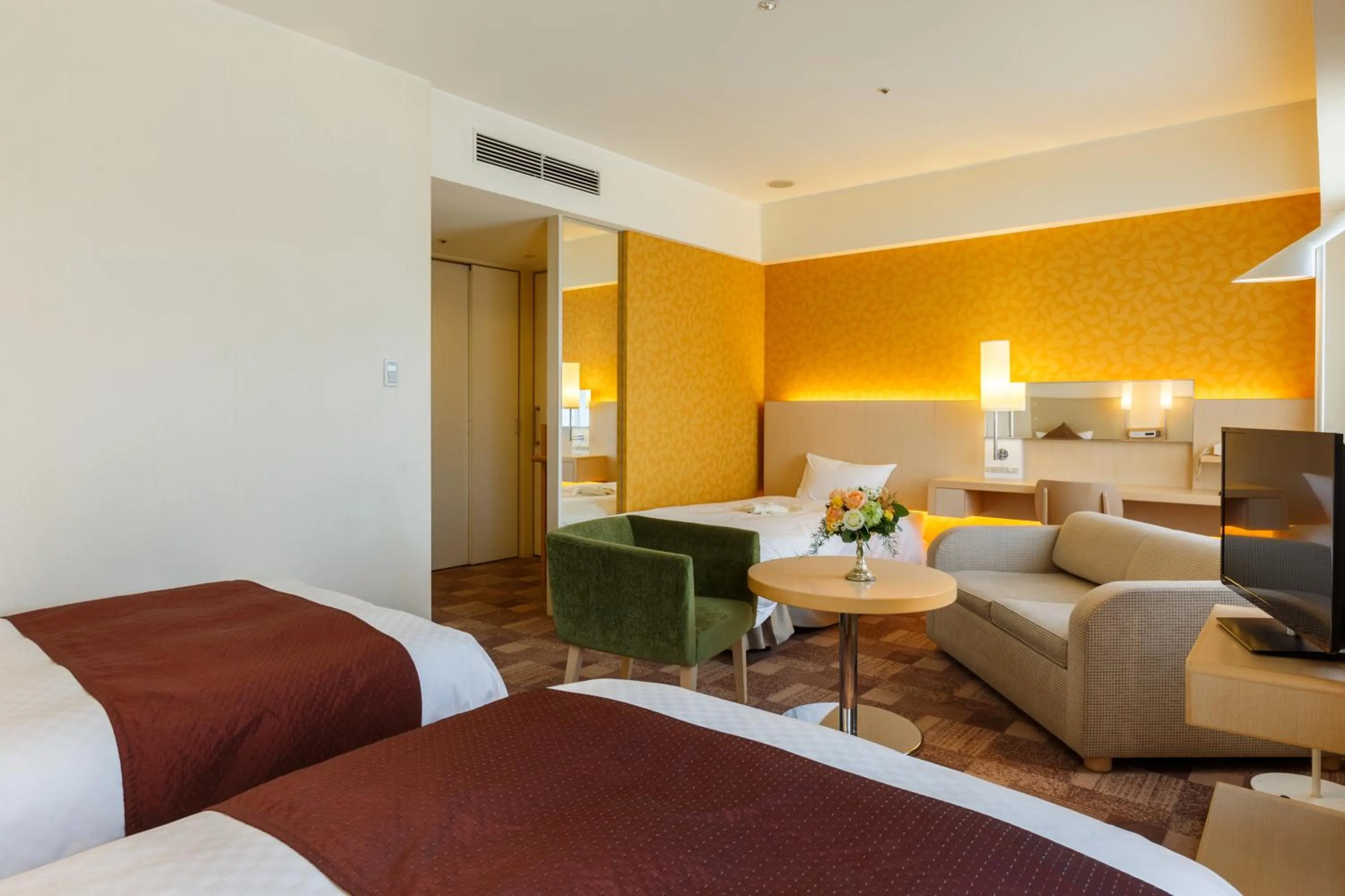 Bed in City Plaza Osaka