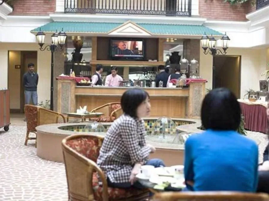 Lounge or bar in Savoy Suites Noida