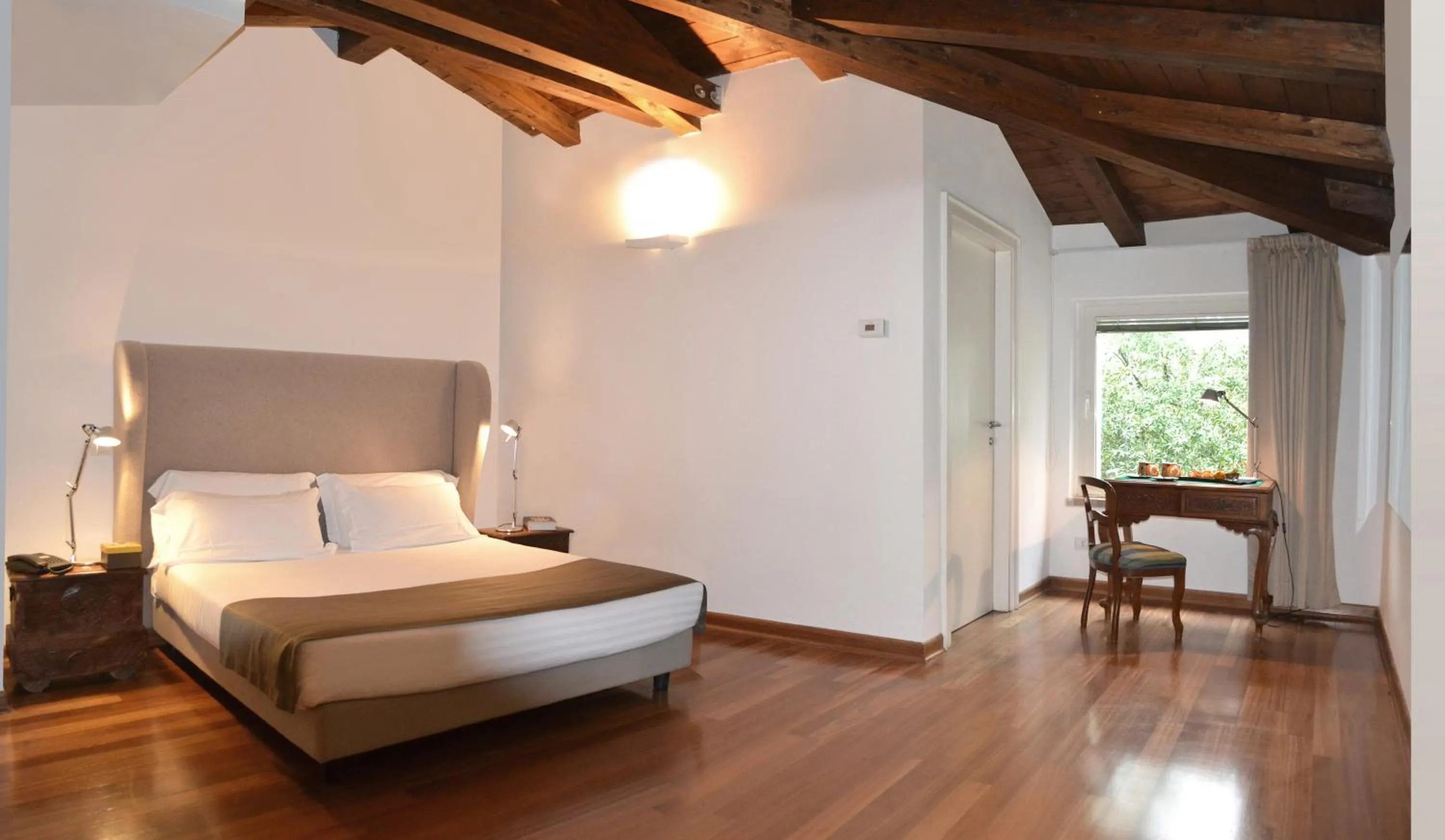 Photo of the whole room, Bed in Finis Africae Hotel