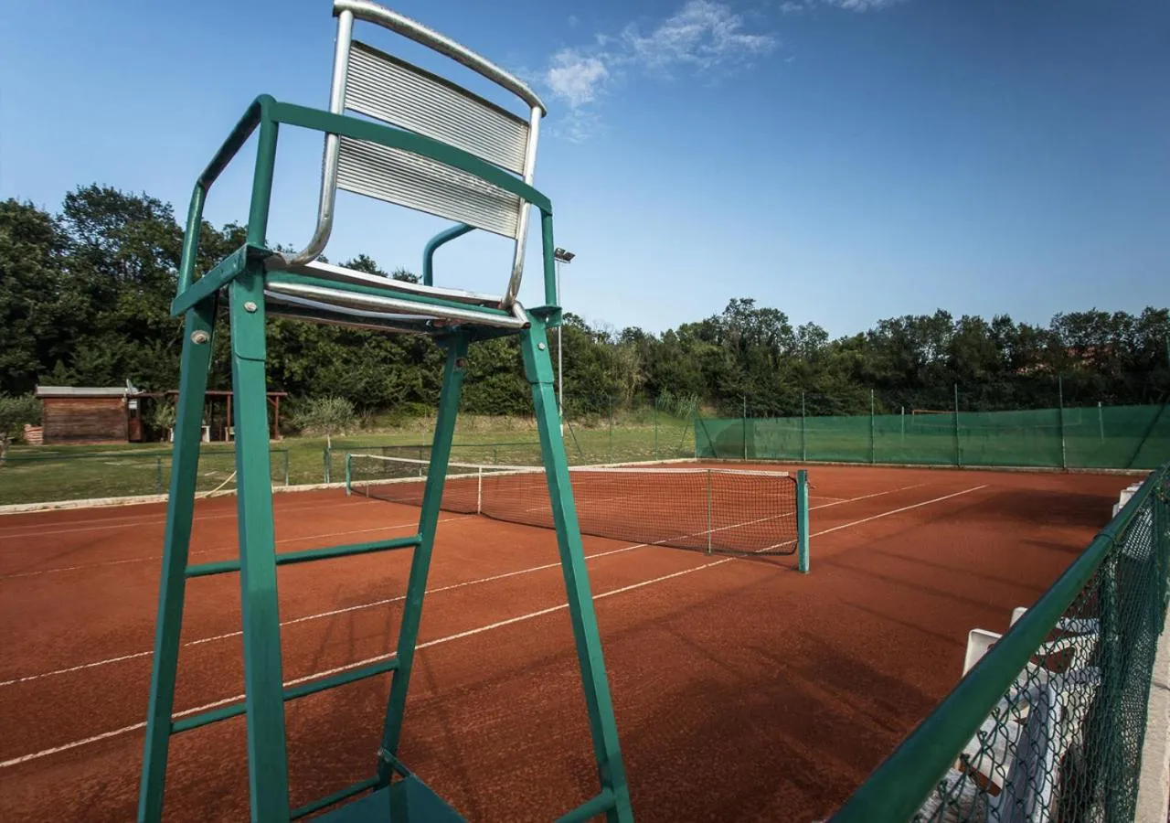 Tennis court in Finis Africae Hotel