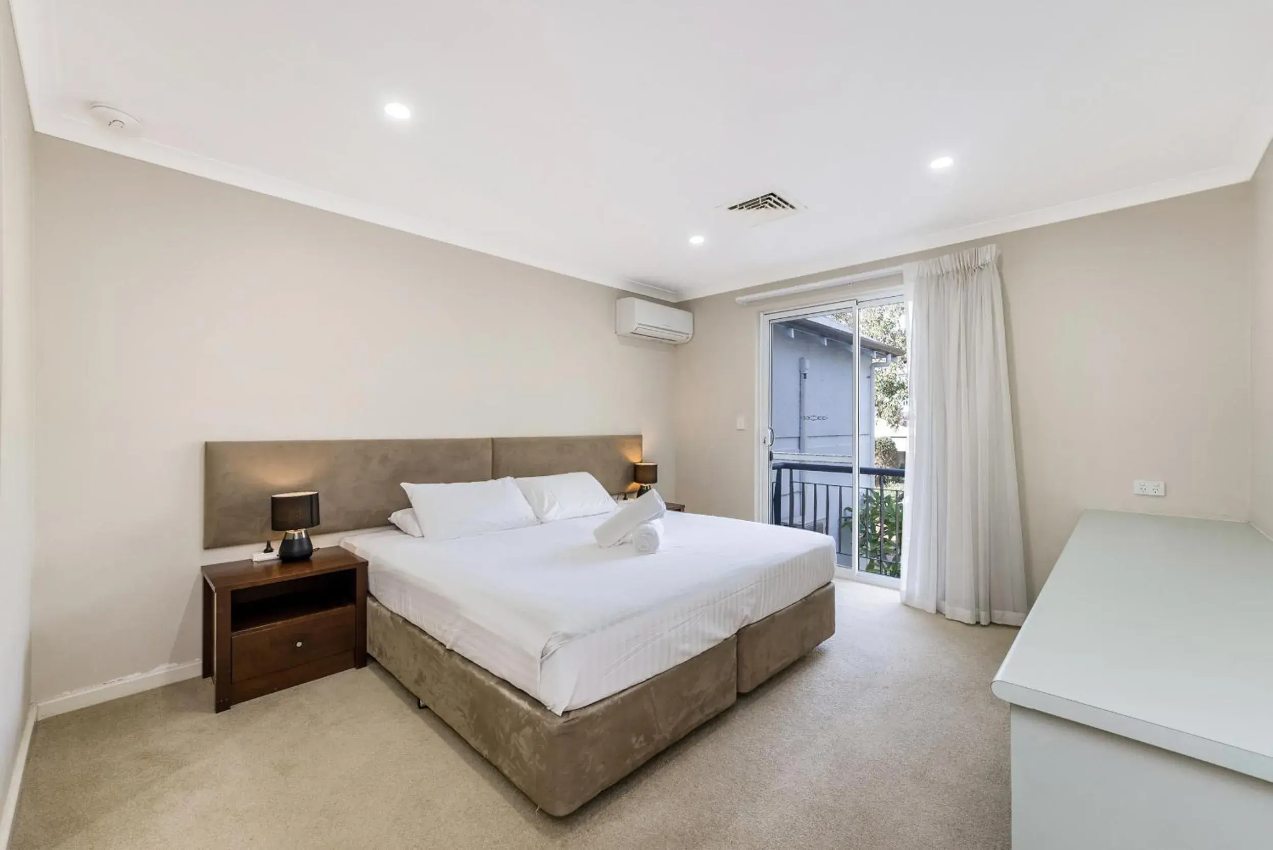 Two-Bedroom Apartment with Spa Bath in Mandurah Quay Resort Two-Bedroom Apartment with Spa Bath in Mandurah Quay Resort