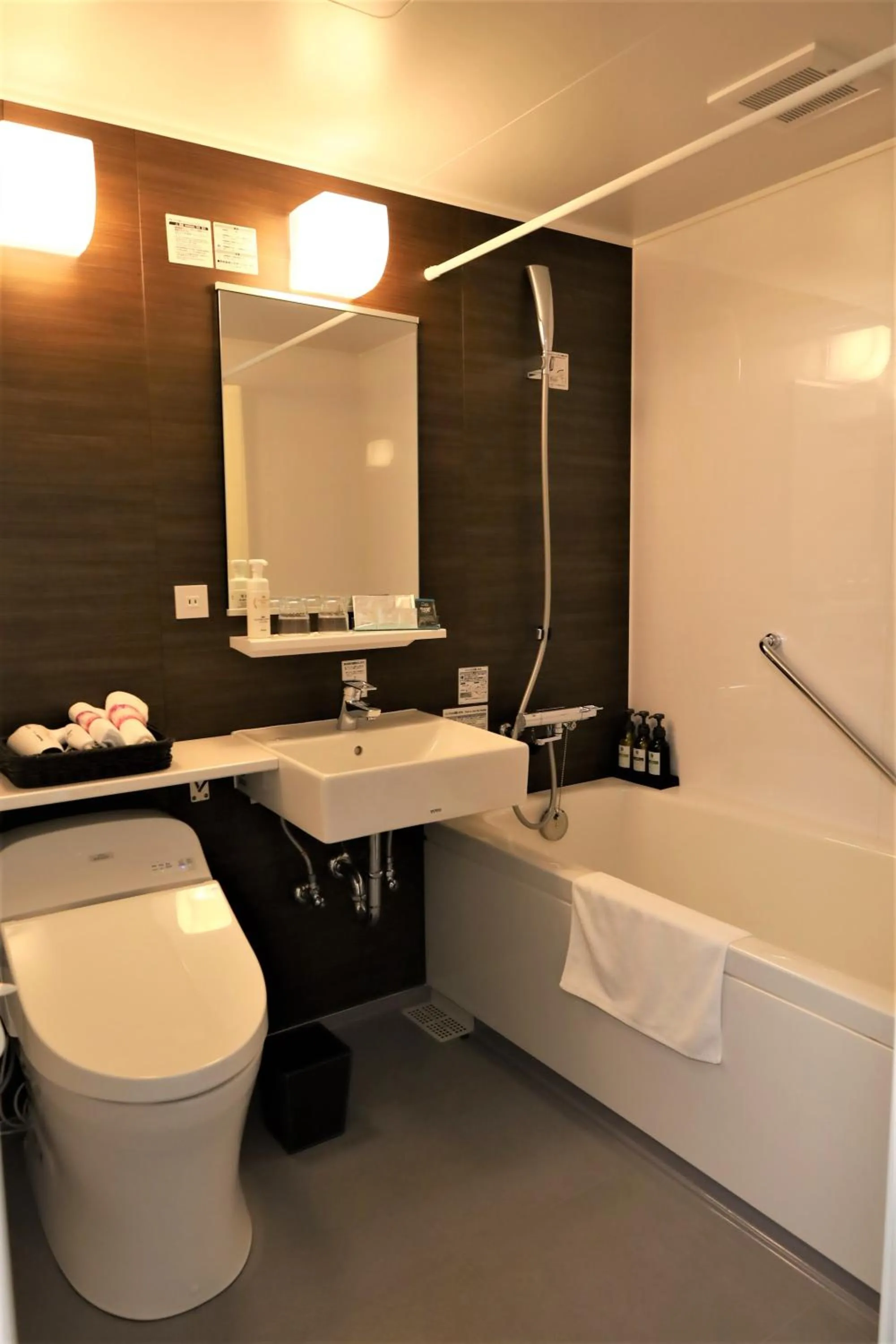 Shower in Hatago Nagomi