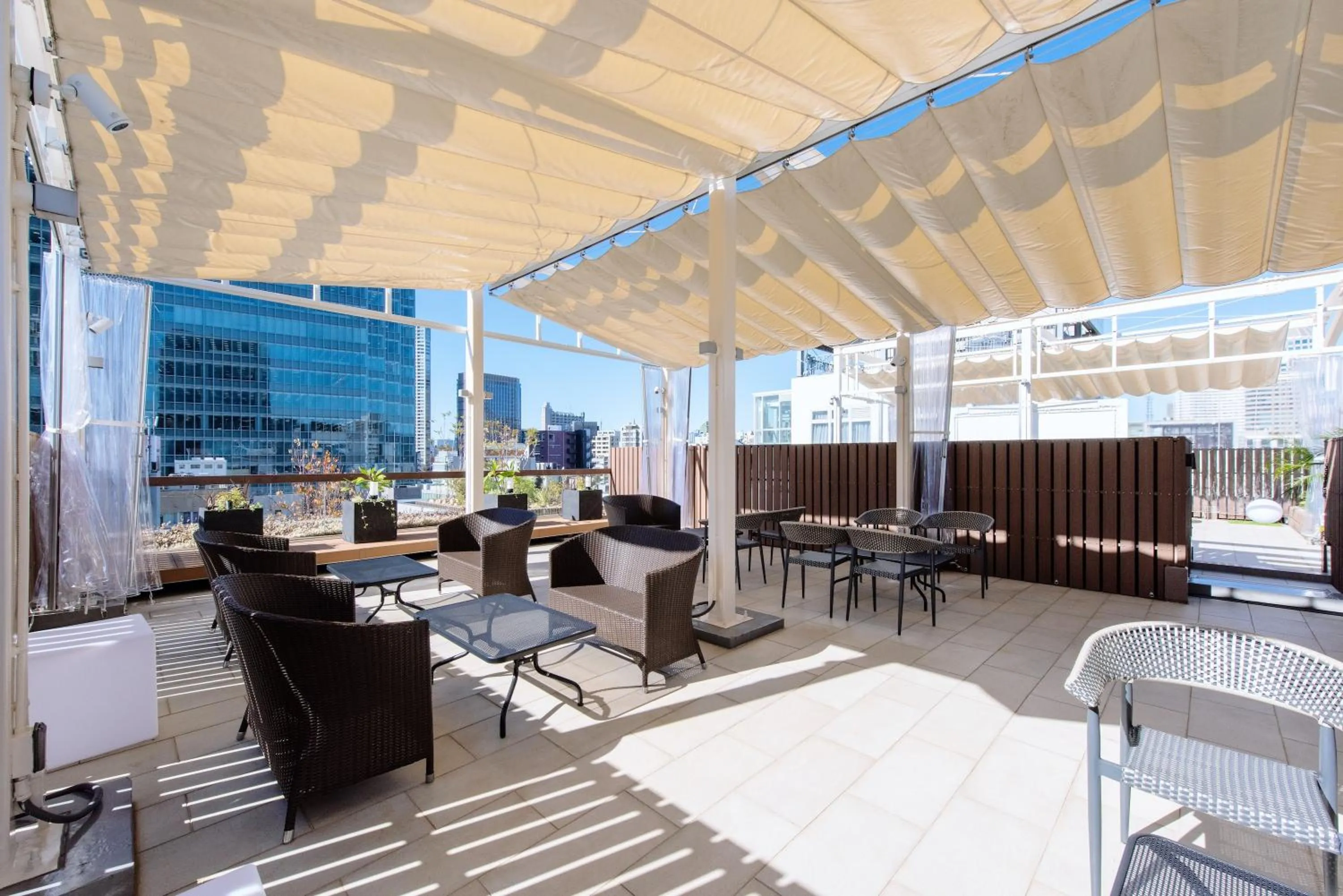 Restaurant/places to eat in HOTEL HILLARYS Akasaka