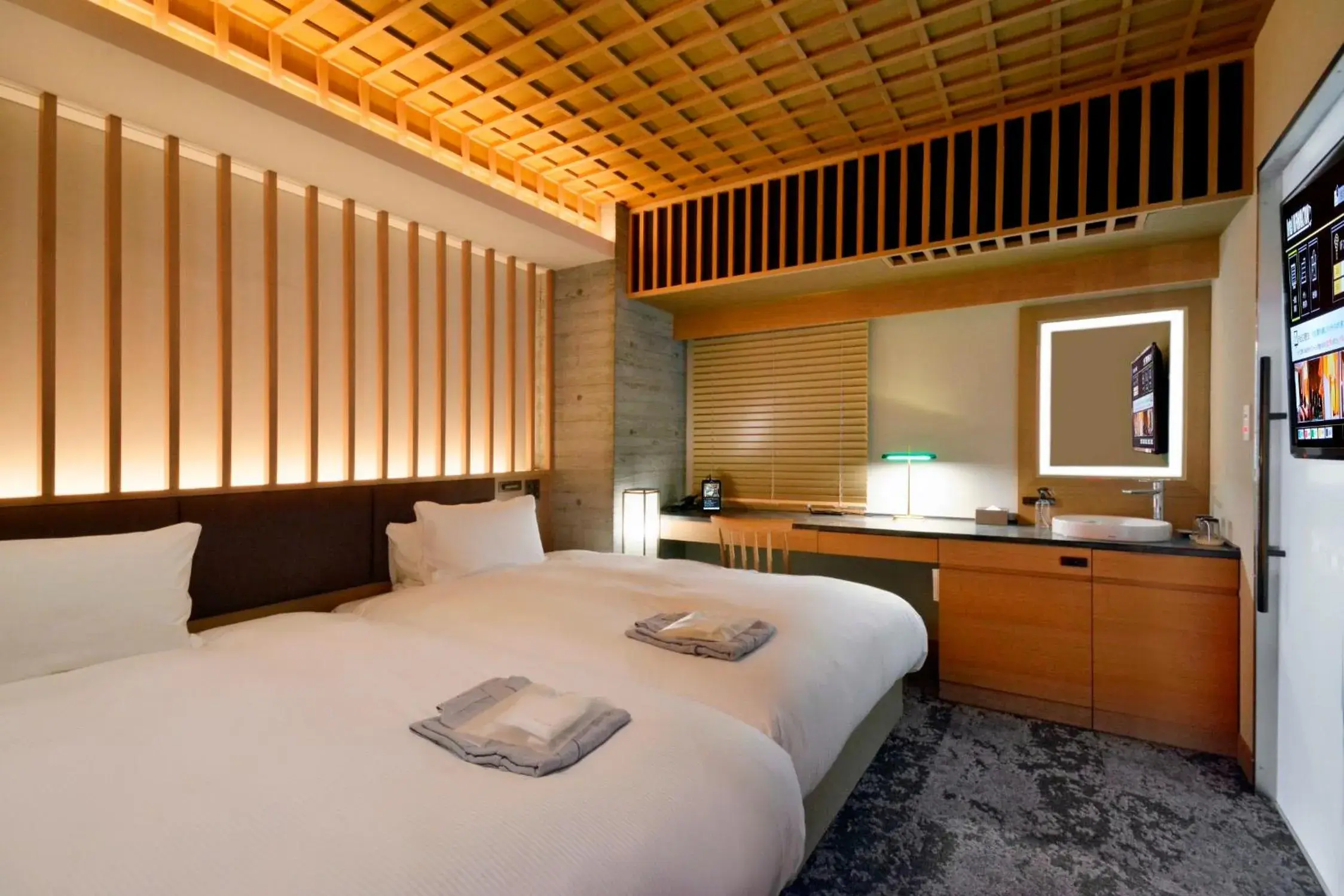 Photo of the whole room, Bed in HOTEL HILLARYS Akasaka Photo of the whole room, Bed in HOTEL HILLARYS Akasaka