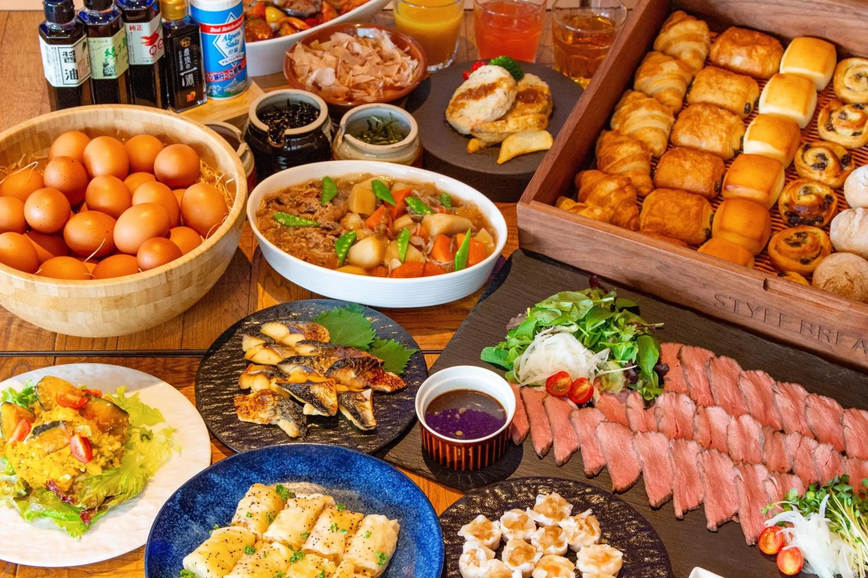 Restaurant/places to eat in HOTEL HILLARYS Akasaka