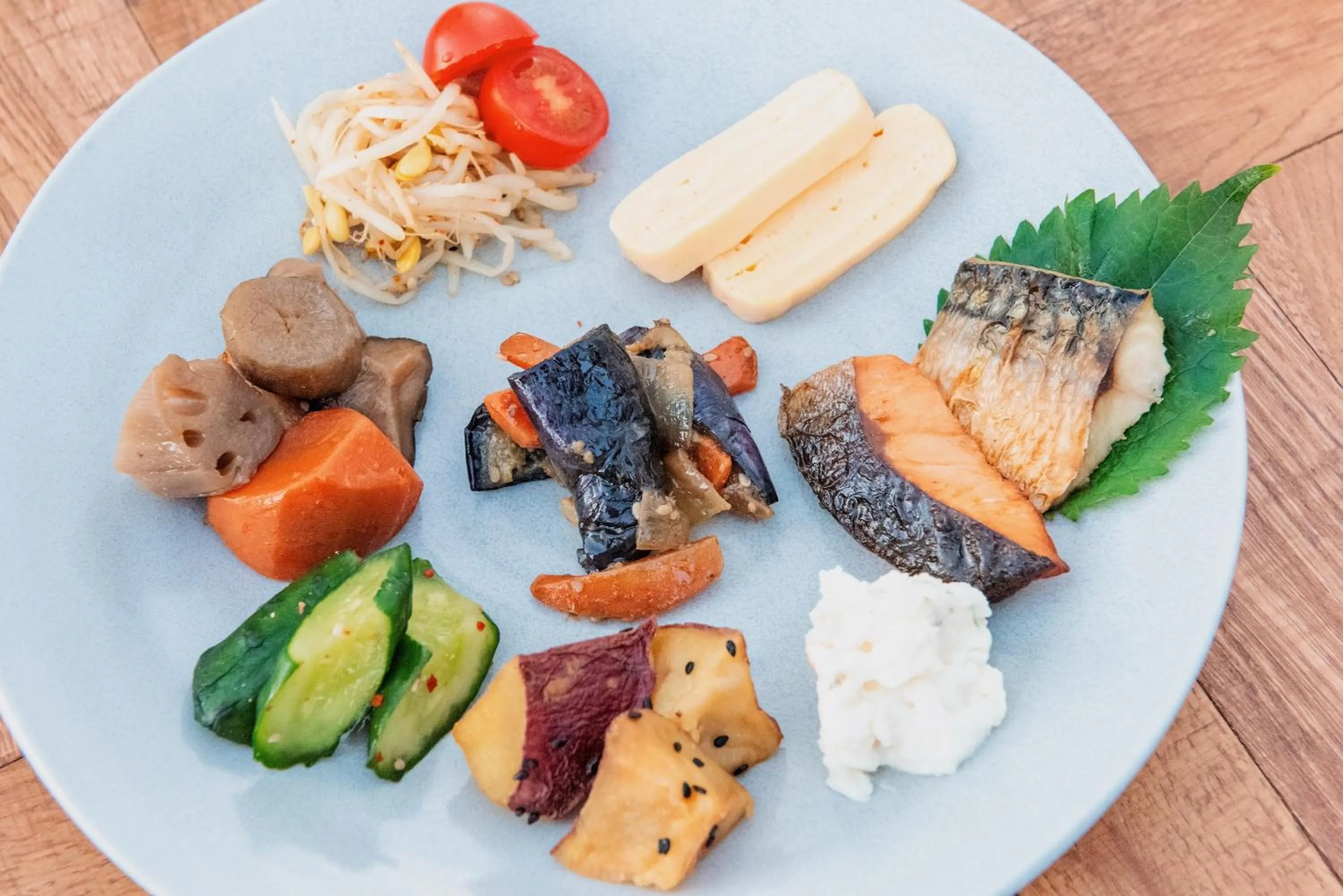 Restaurant/places to eat in HOTEL HILLARYS Akasaka