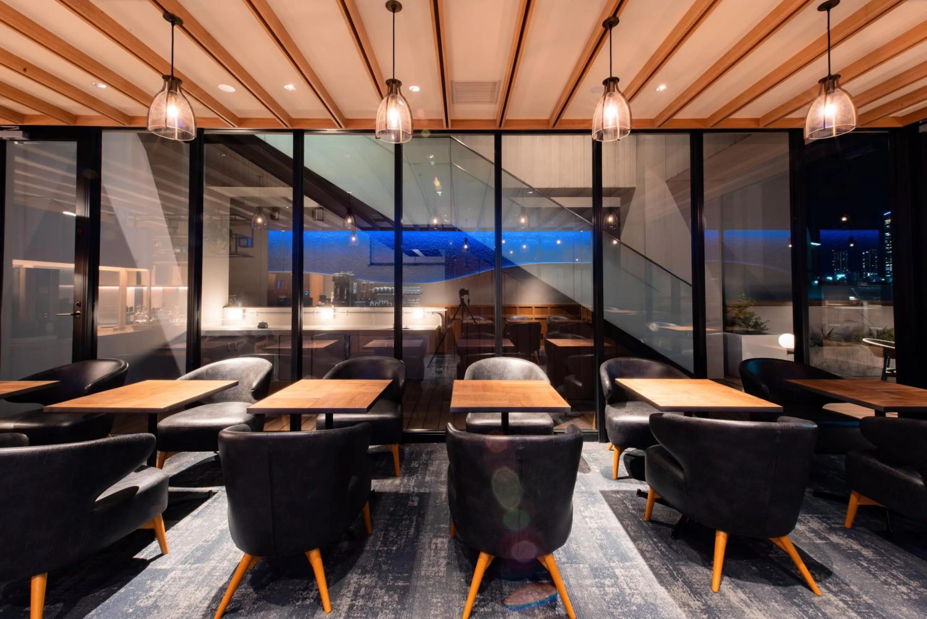 Restaurant/places to eat in HOTEL HILLARYS Akasaka