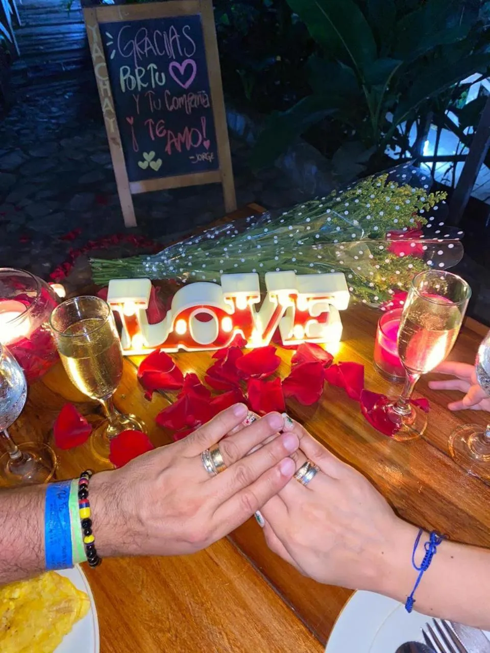 Dinner in Ecohotel Yachay Dentro del Parque Tayrona Inside Tayrona Park