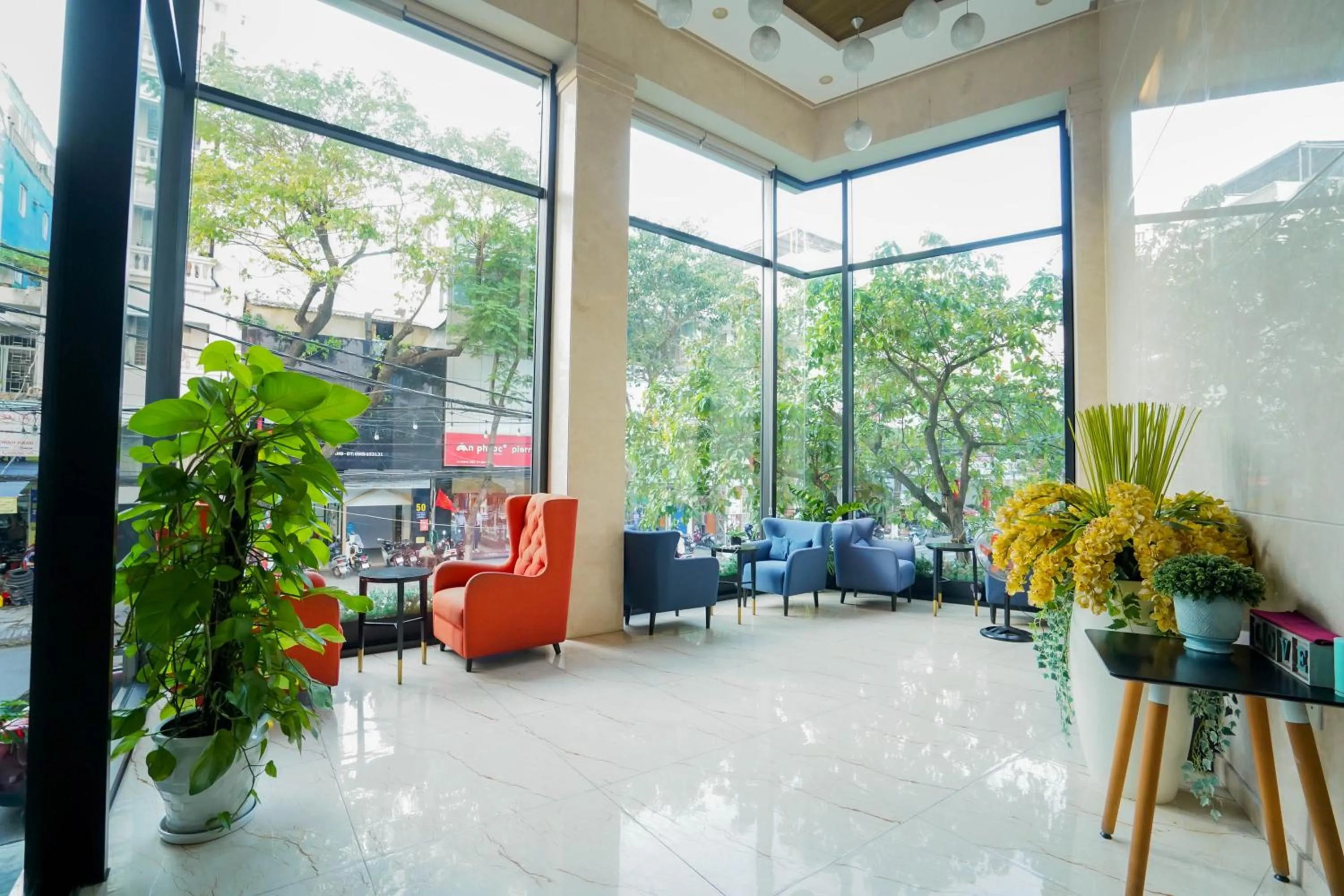 Communal lounge/ TV room in Central Hotel & Spa Danang