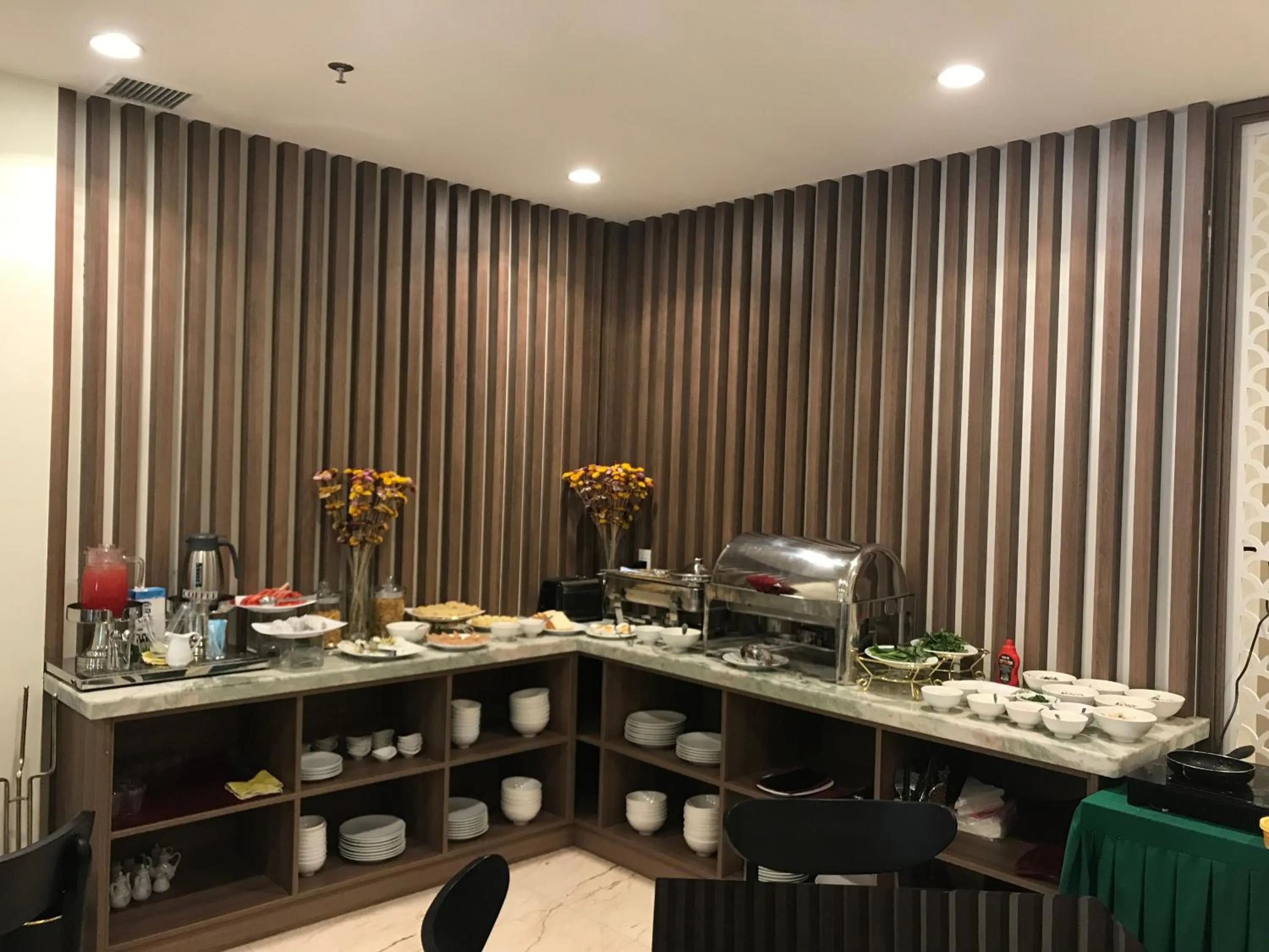 Restaurant/places to eat in Central Hotel & Spa Danang