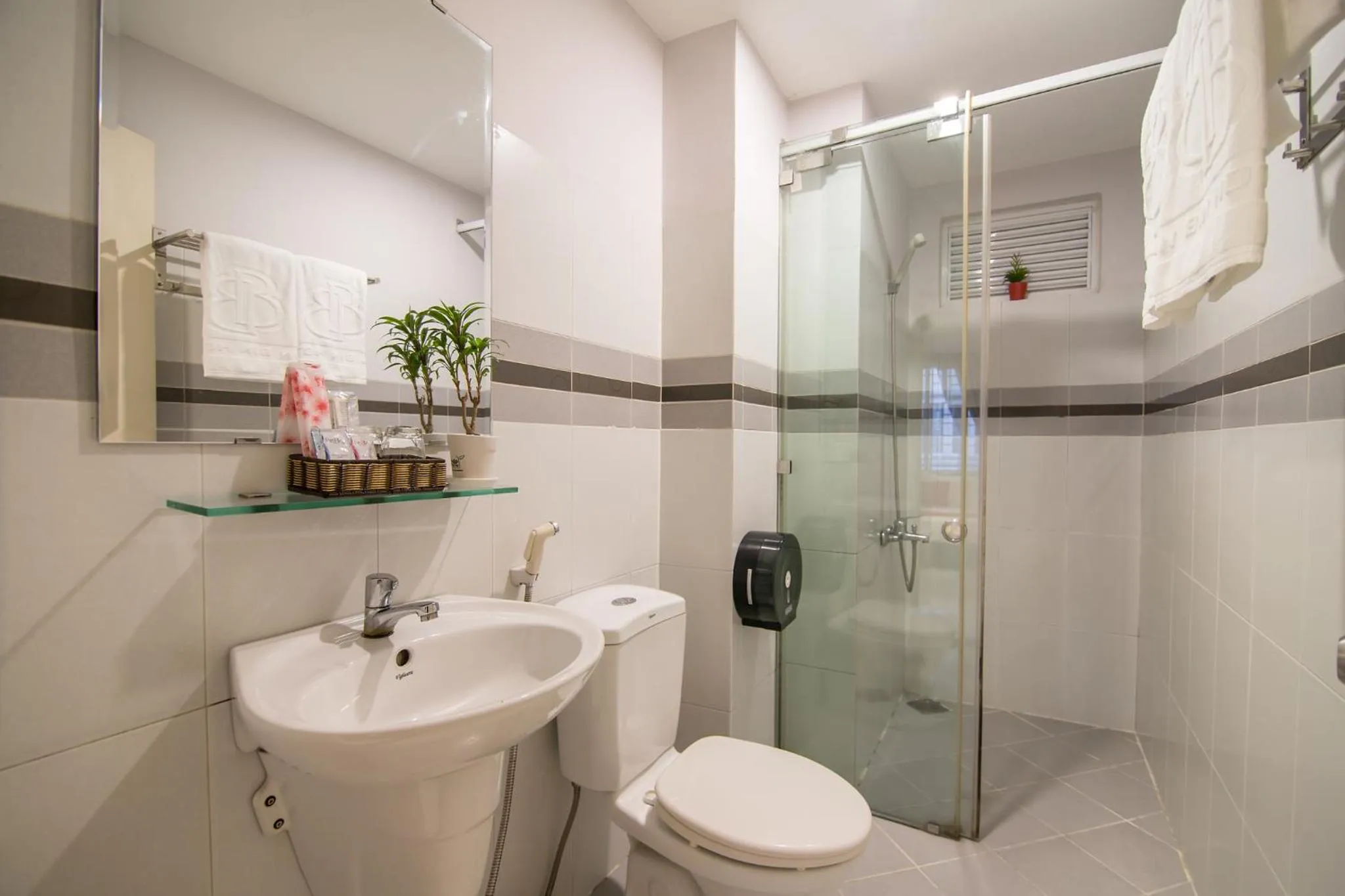 Bathroom in Bin Bin Hotel 1 - Near RMIT University