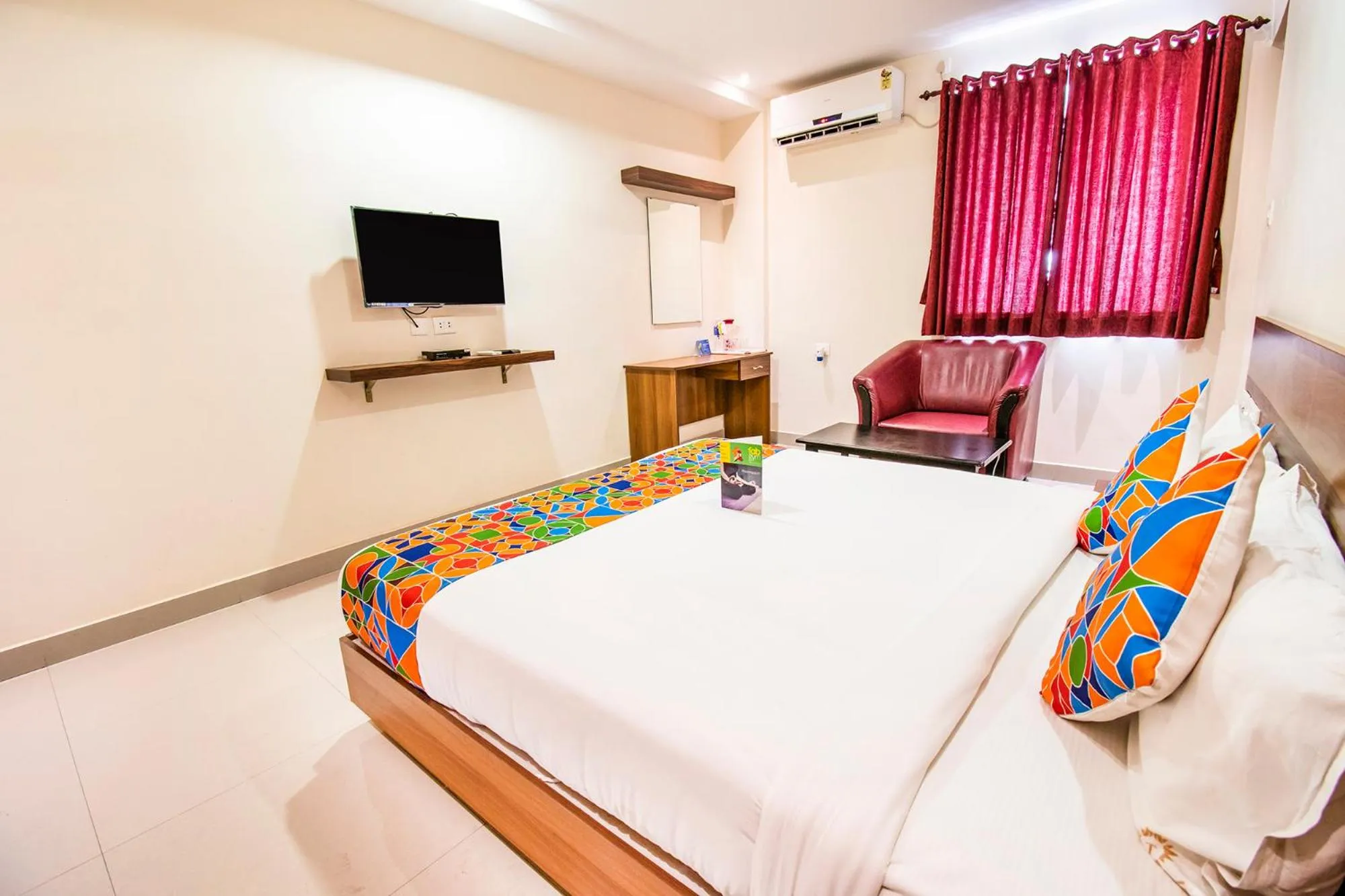 Bed in FabHotel Thejas Paaradise - Nr Coimbatore Institute of Technology