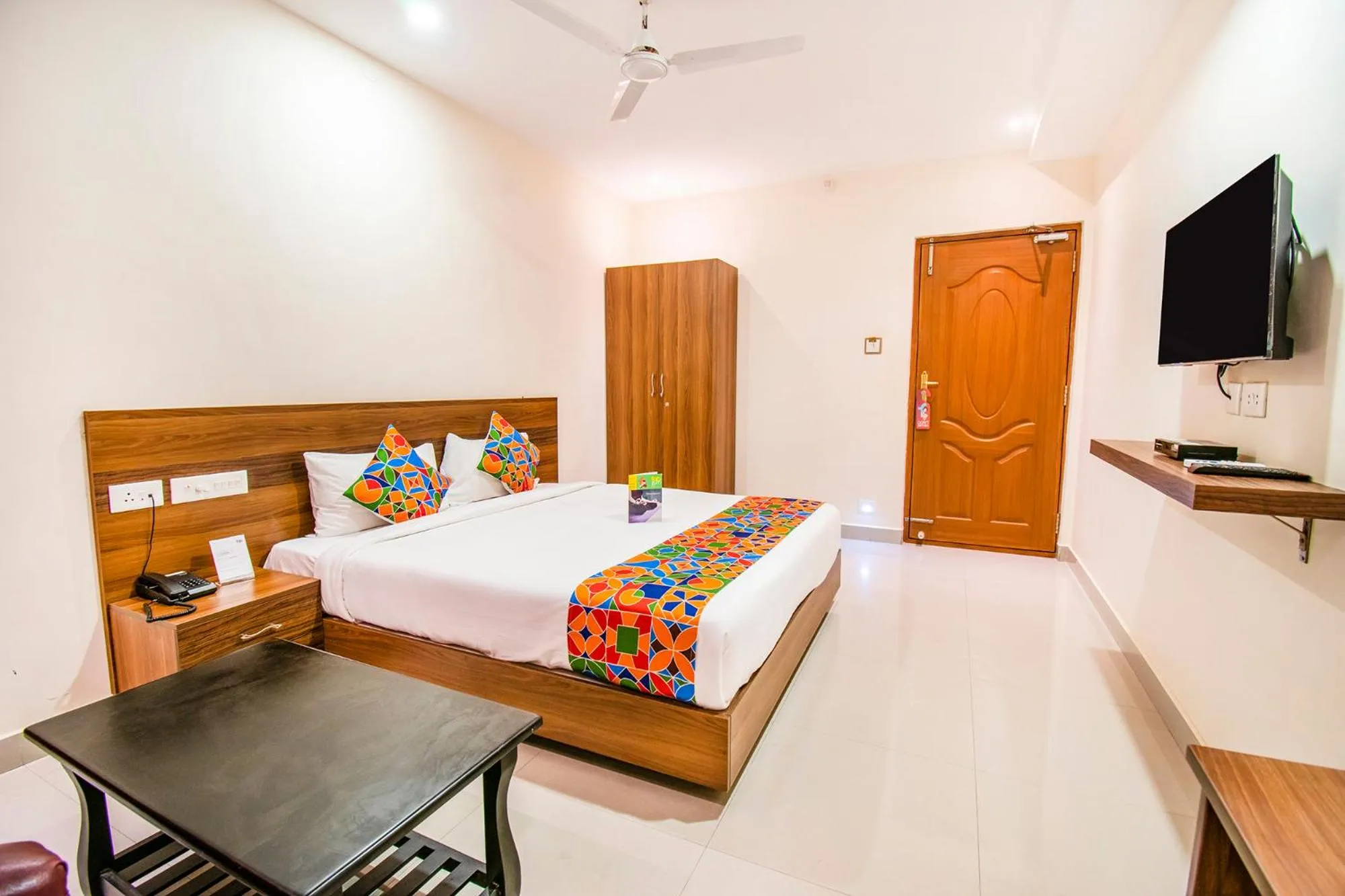 Bed in FabHotel Thejas Paaradise - Nr Coimbatore Institute of Technology